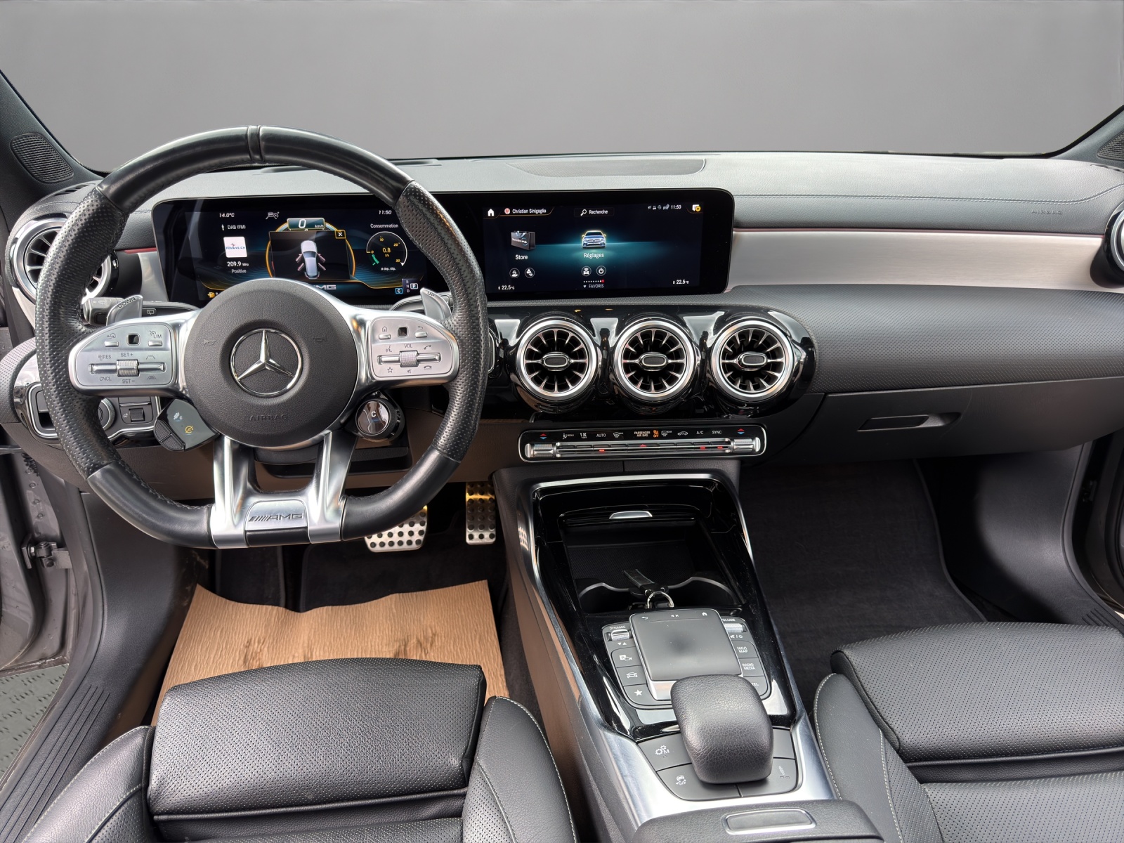 MERCEDES-BENZ A 35 AMG 4Matic Speedshift-image-13
