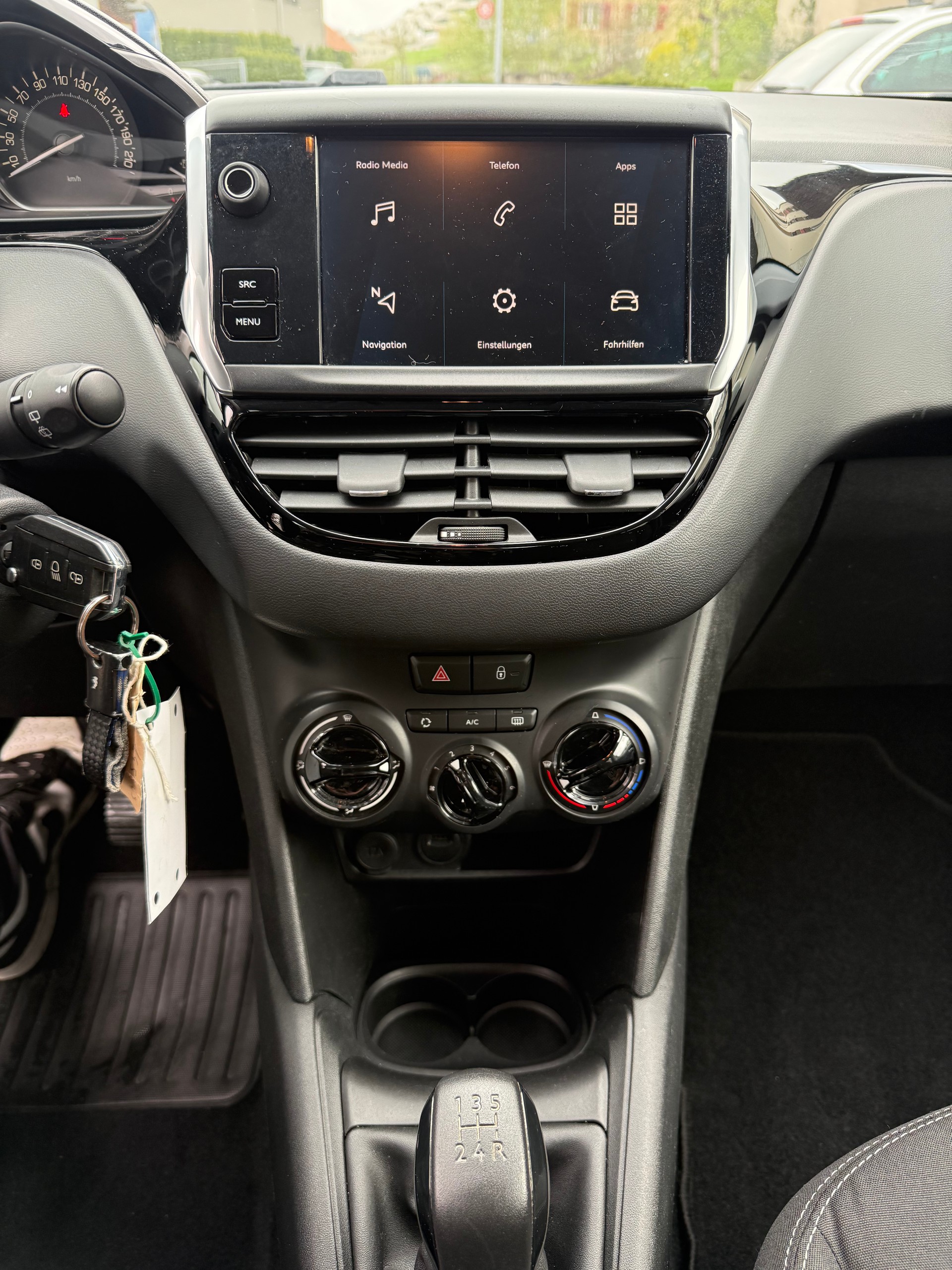 PEUGEOT 208 1.5 BlueHDi Active-image-11