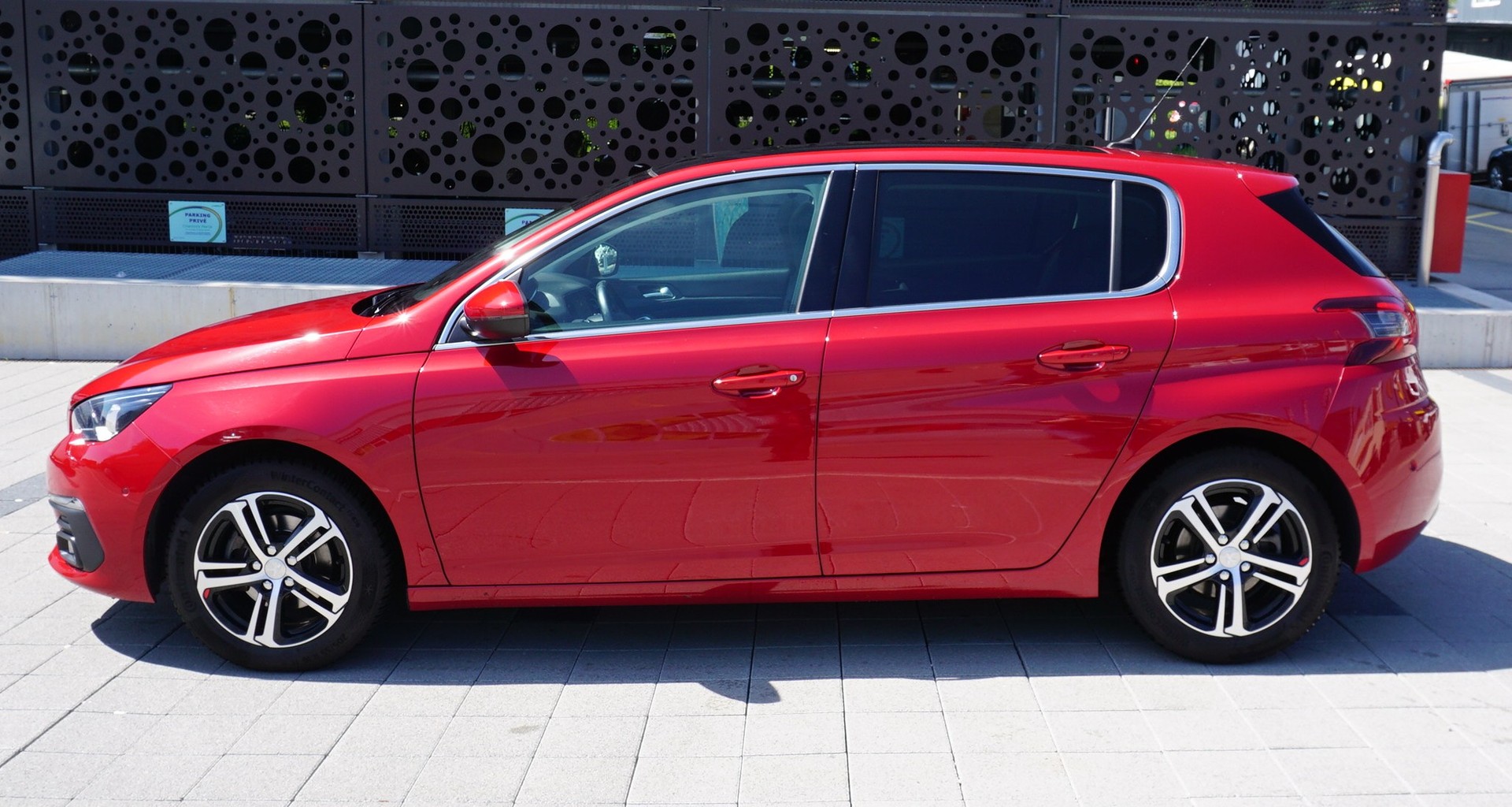 PEUGEOT 308 1.2 Pure Tech Allure EAT8-image-2