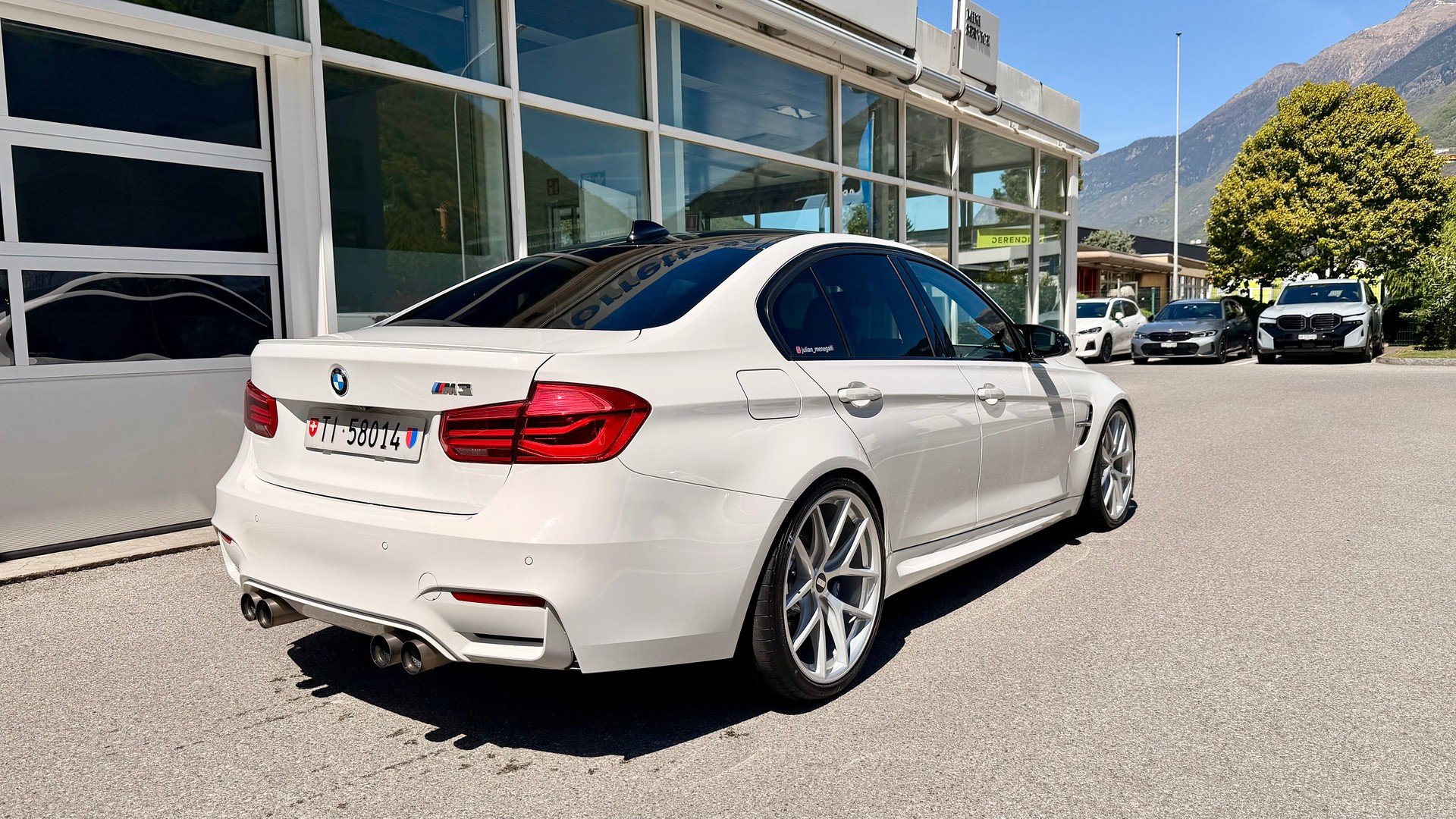 BMW M3-image-3