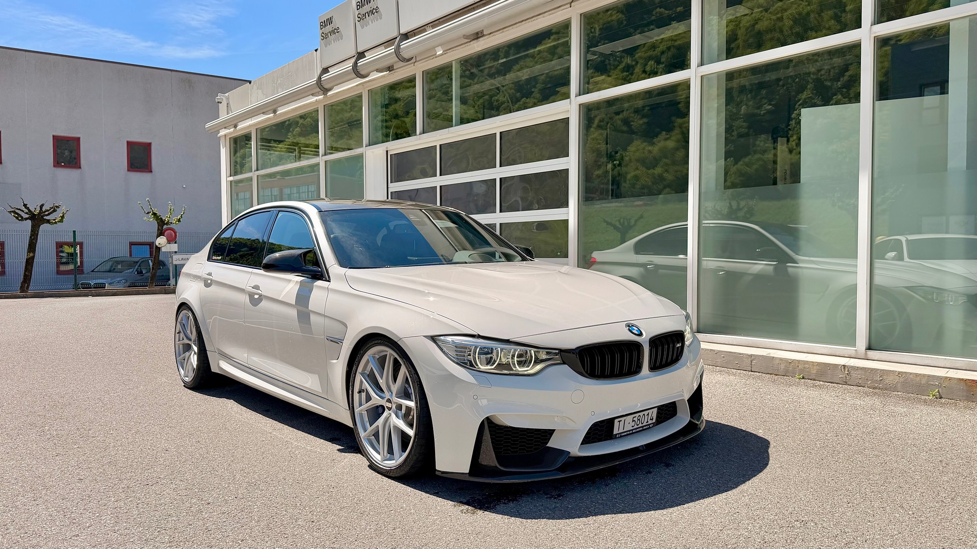 BMW M3-image-0