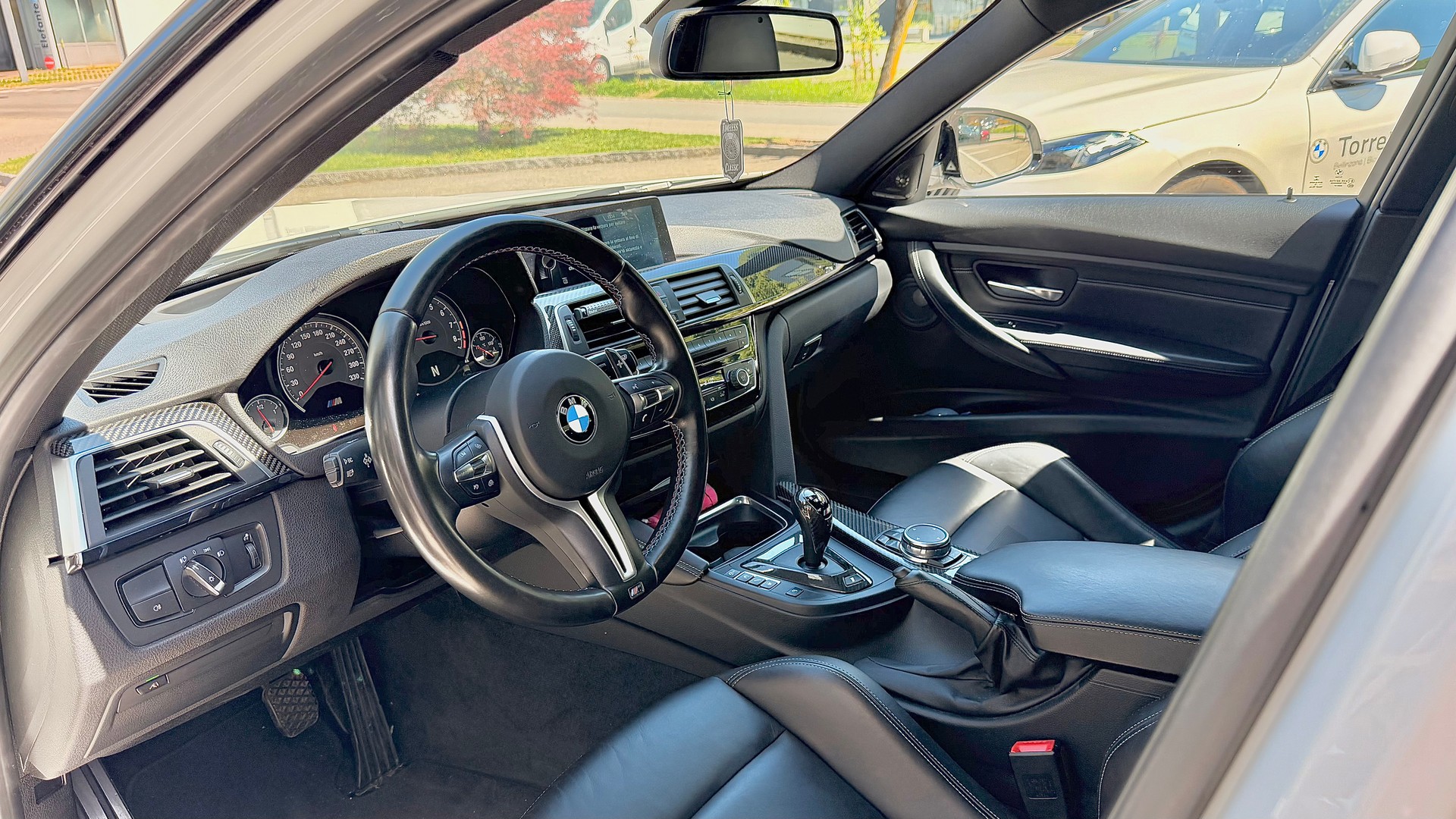 BMW M3-image-4