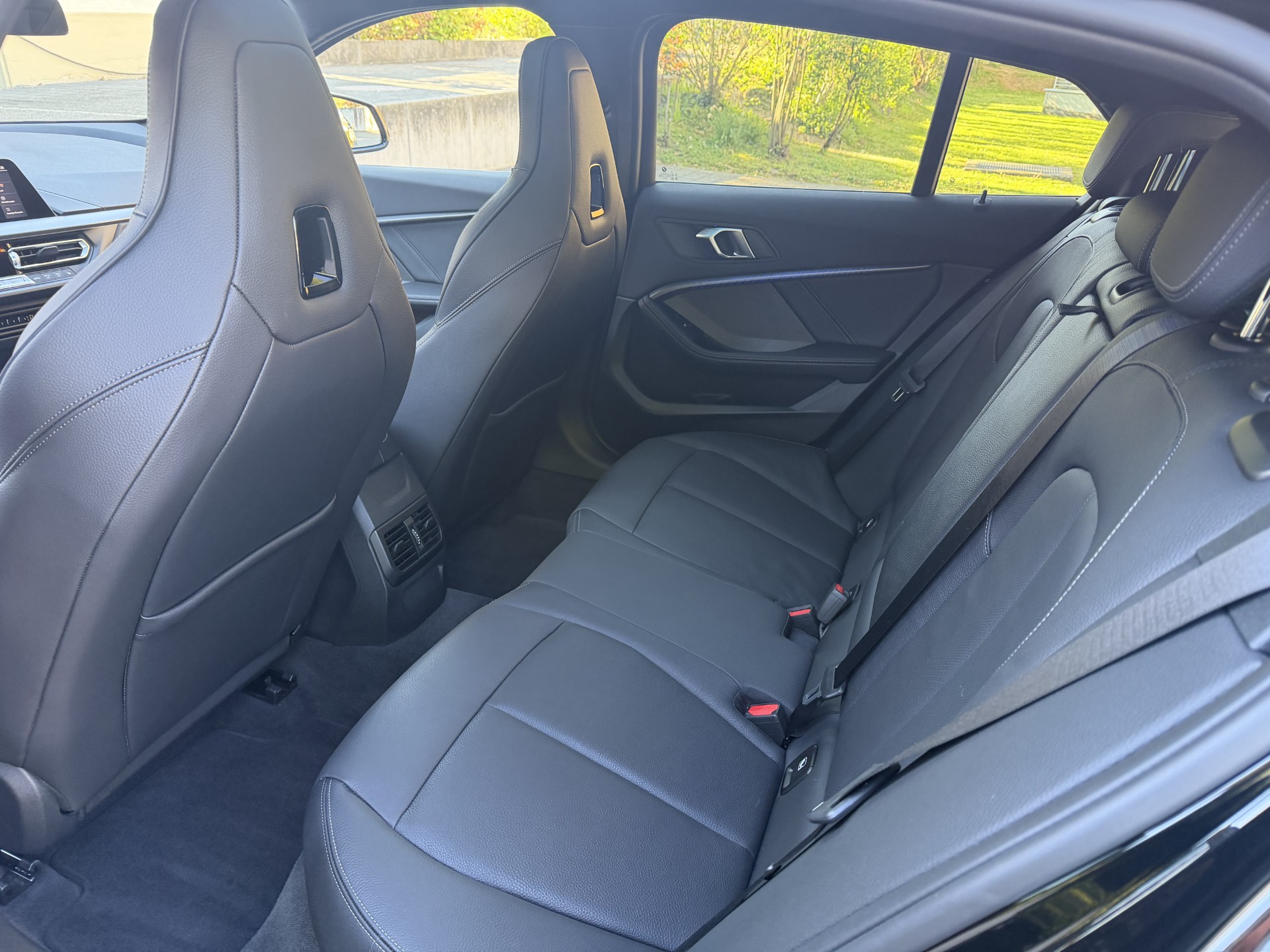 BMW M135i xDrive Steptronic-image-3