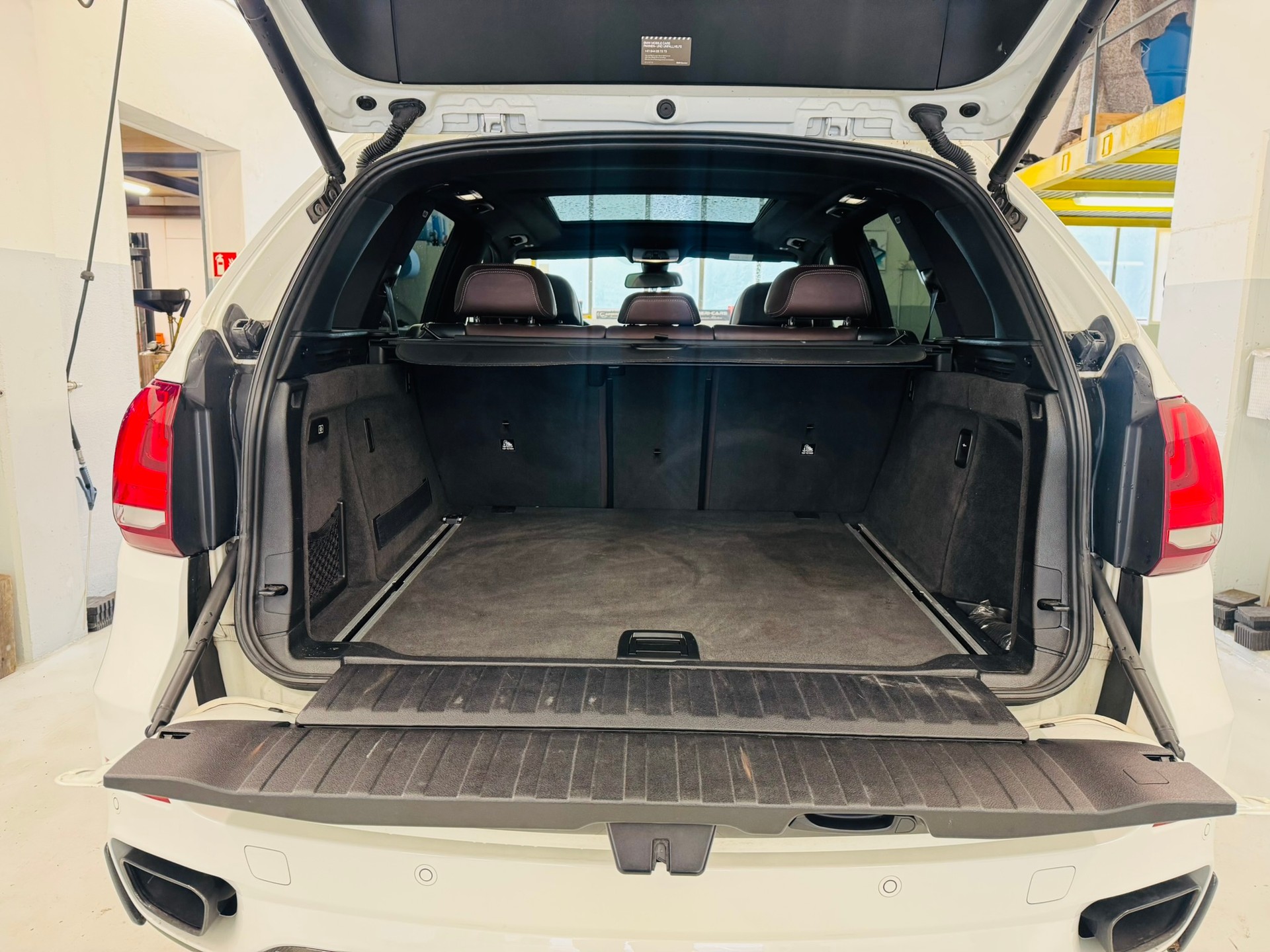BMW X5 xDrive M50d Steptronic-image-15