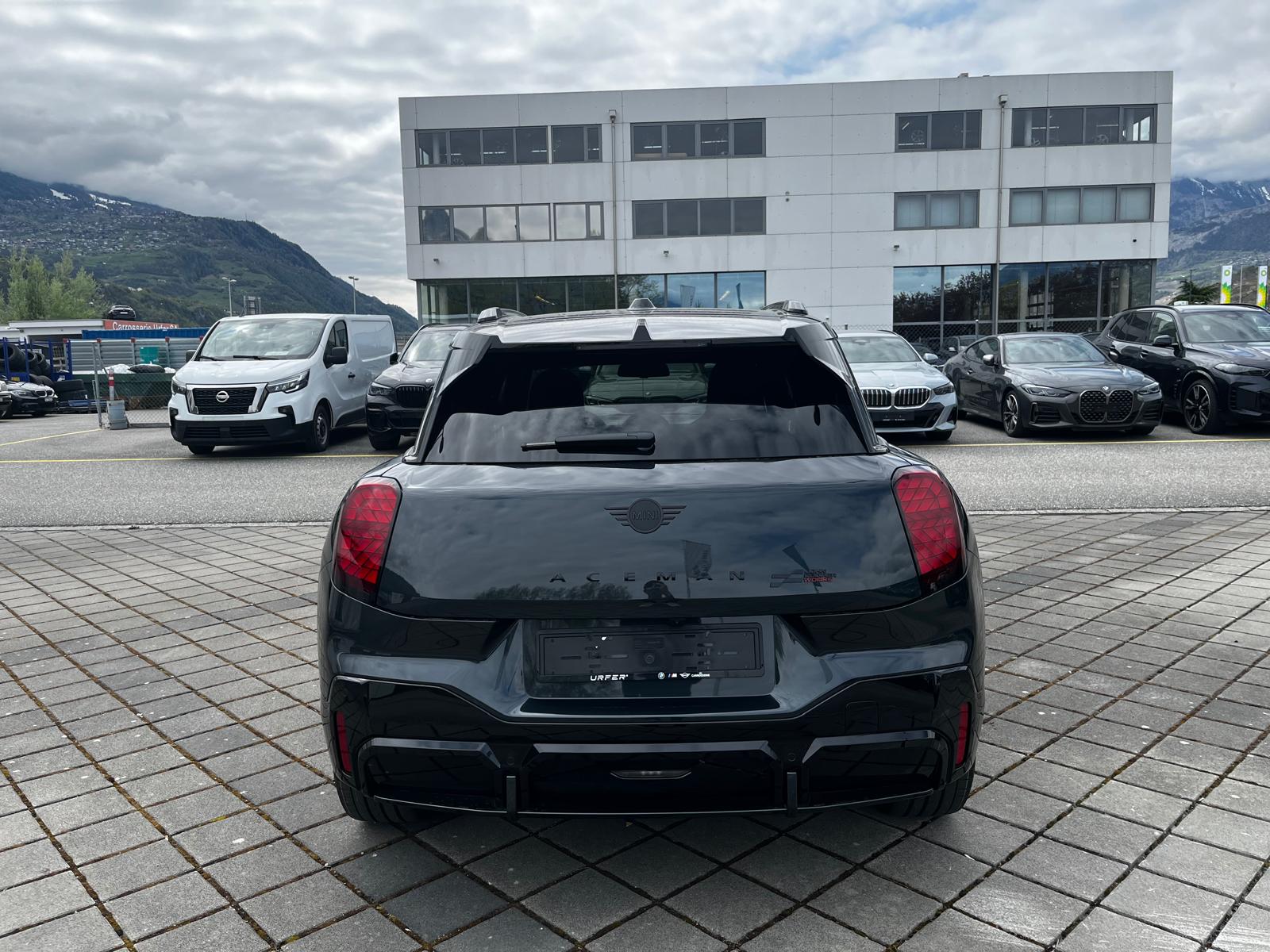 MINI Aceman e John Cooper Works-showroom-element-2