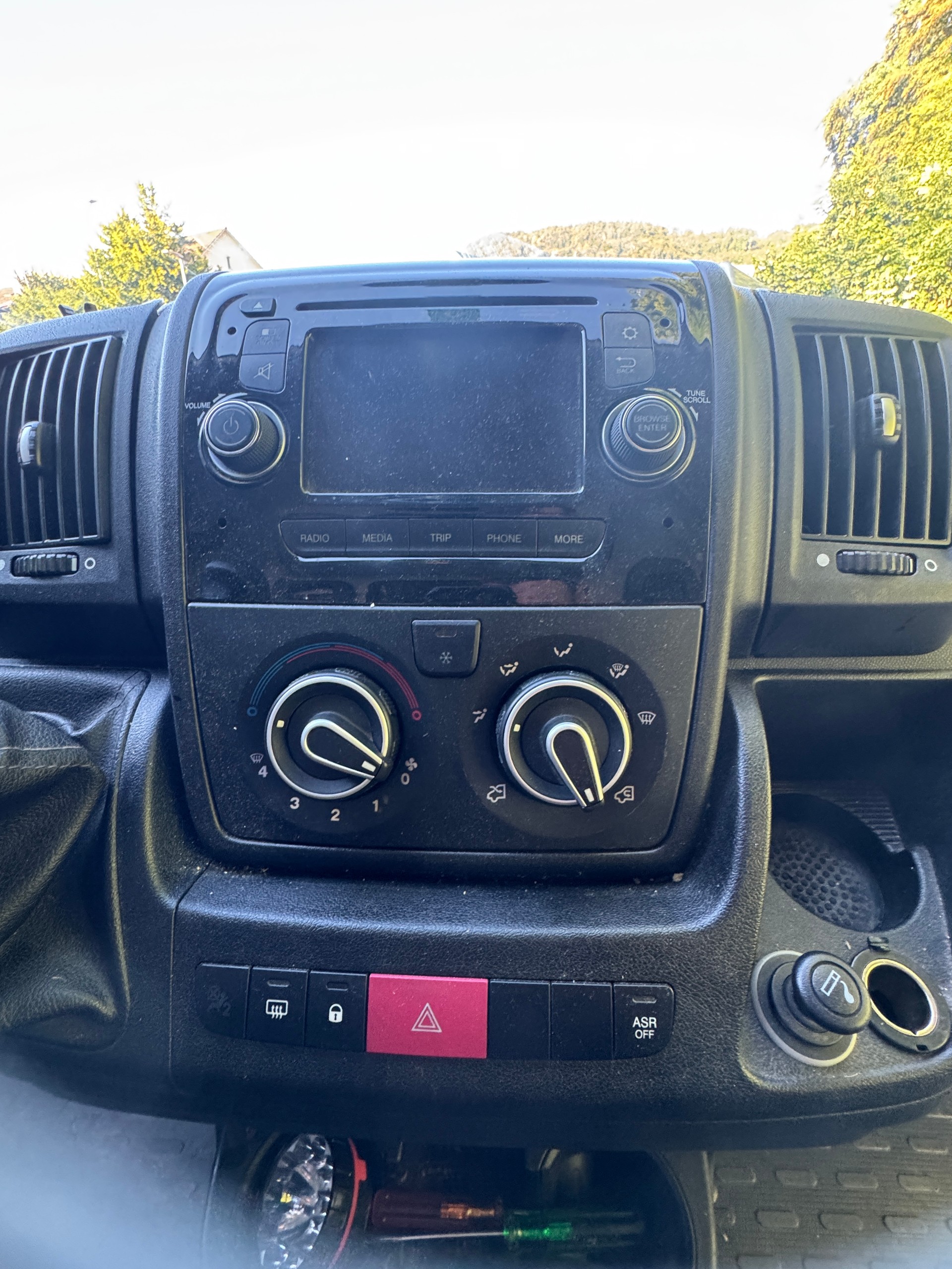 CITROEN Jumper 35 2.0 BlueHDi 130 Attraction L3H2-image-11