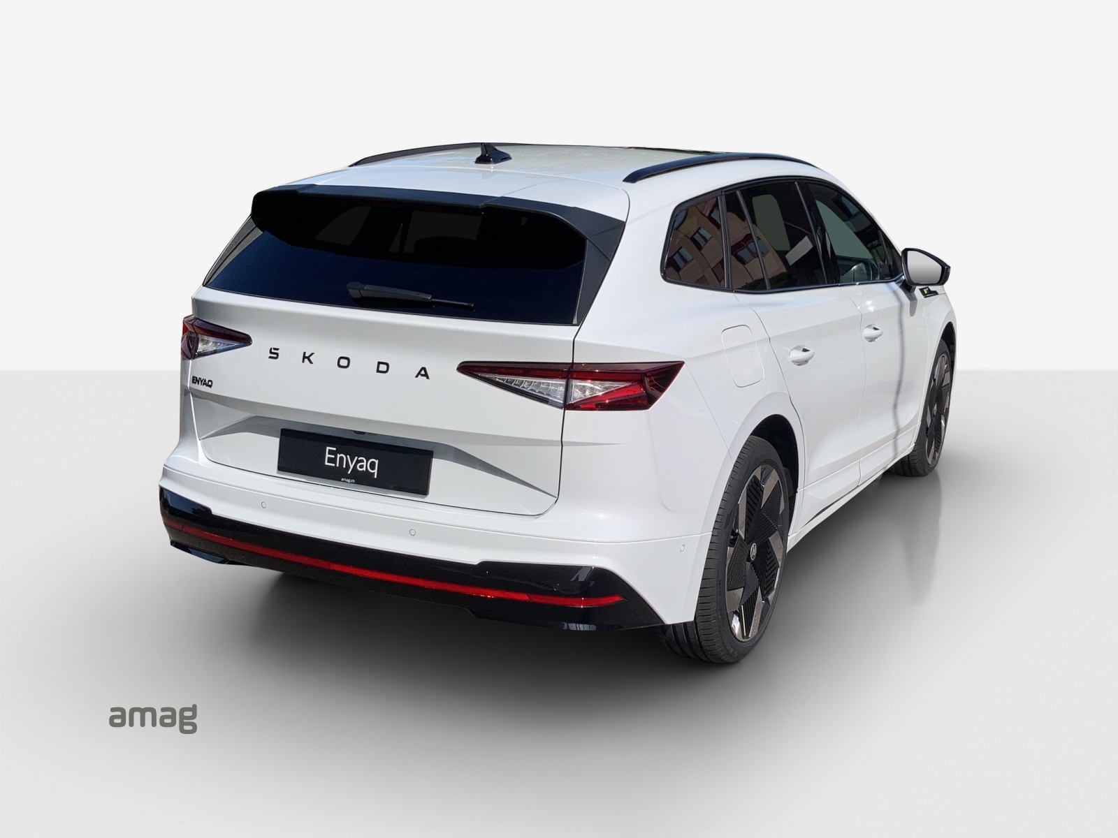 SKODA Enyaq 4x4 RS-image-4