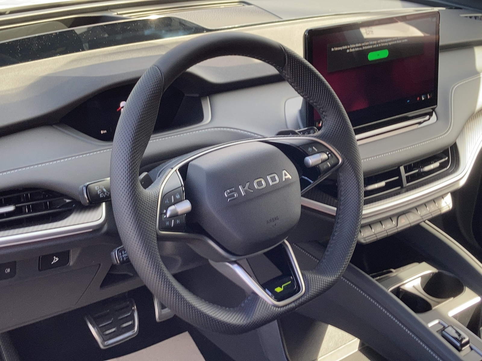 SKODA Enyaq 4x4 RS-image-9