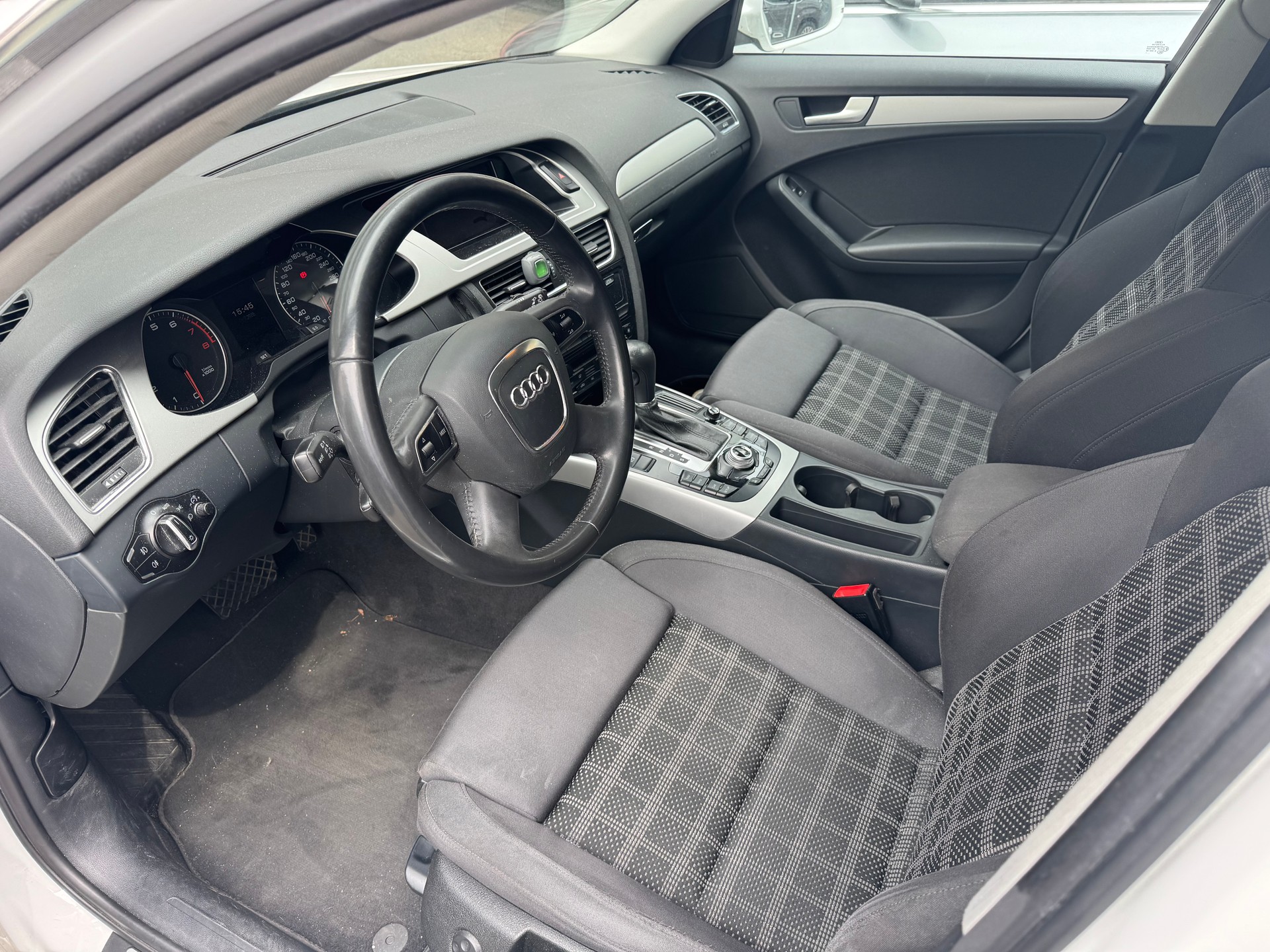 AUDI A4 Avant 2.0 TFSI Style multitronic-image-6