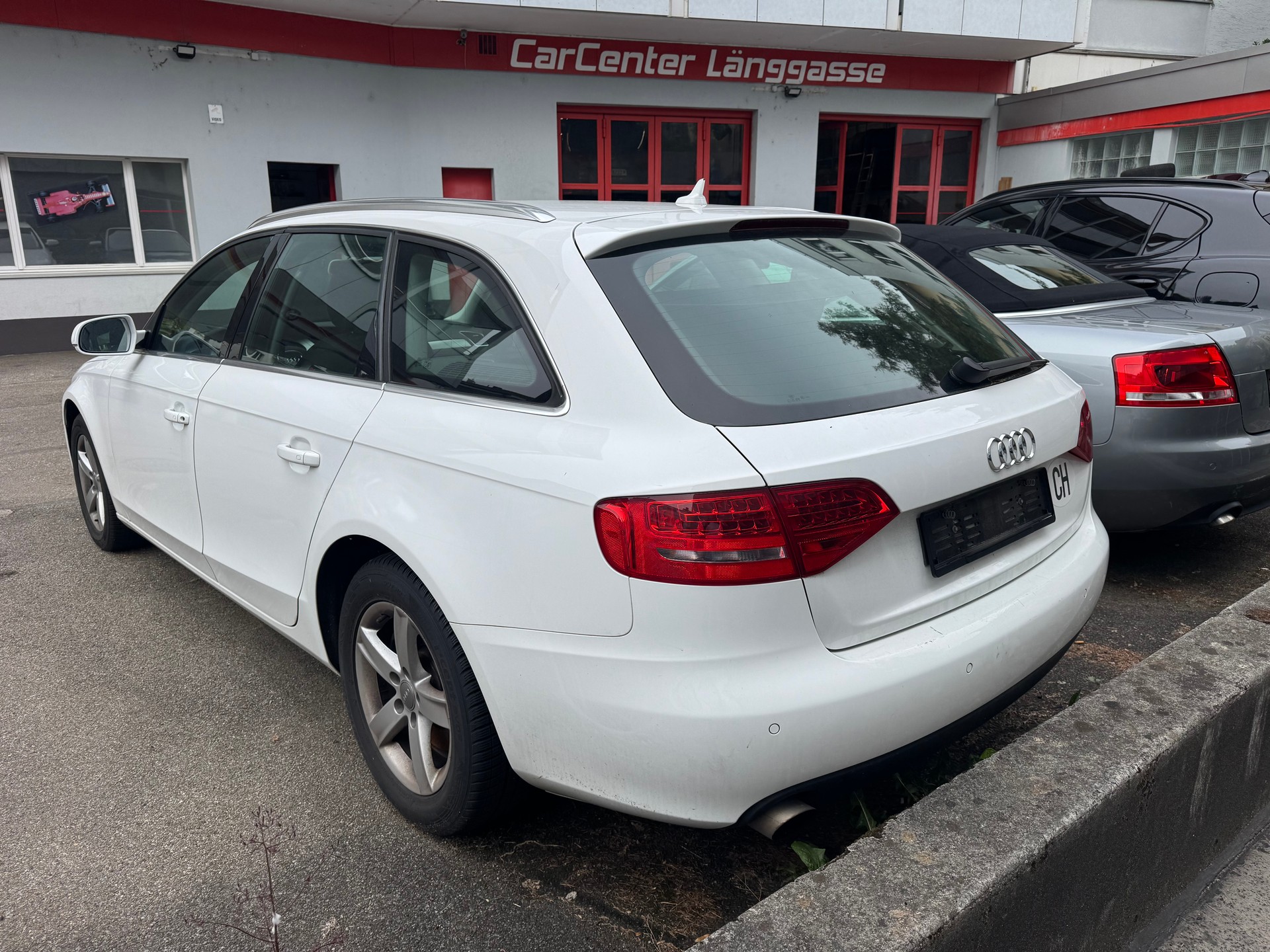 AUDI A4 Avant 2.0 TFSI Style multitronic-image-2
