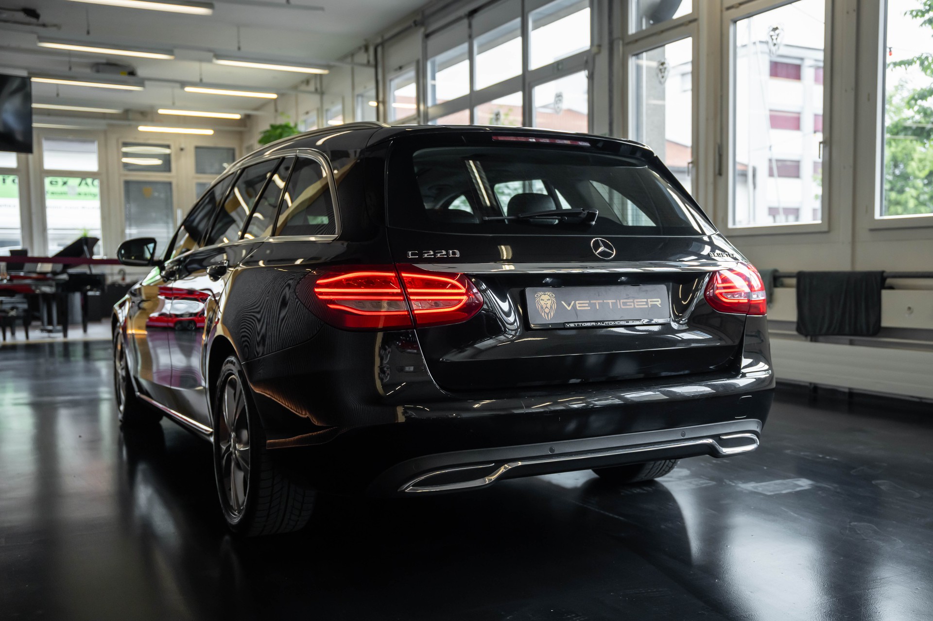 MERCEDES-BENZ C 220 BlueTEC Swiss Star Avantgarde 7G-Tronic-showroom-element-3