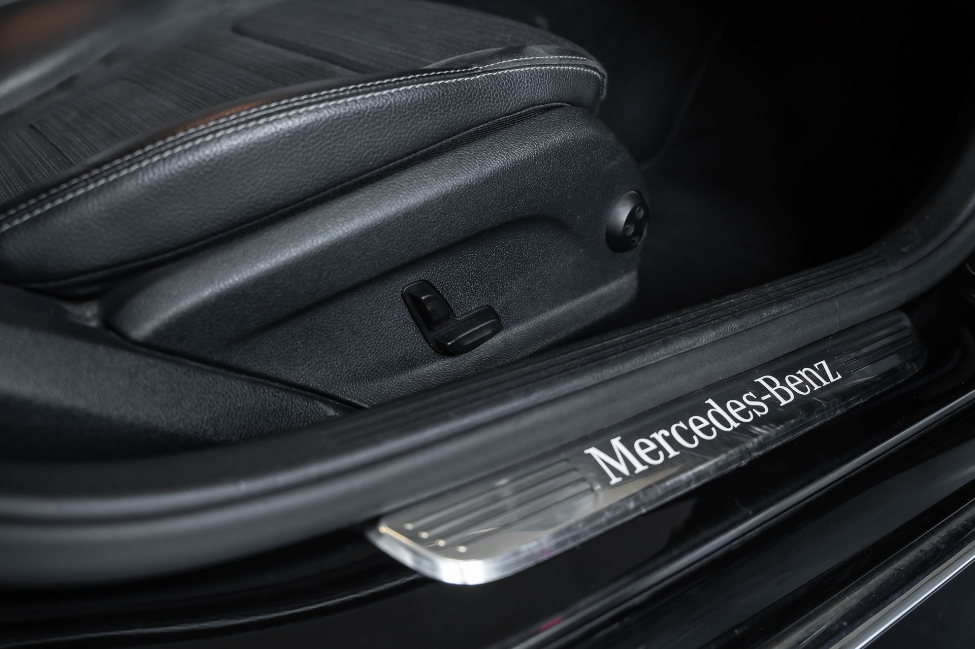 MERCEDES-BENZ C 220 BlueTEC Swiss Star Avantgarde 7G-Tronic-image-25