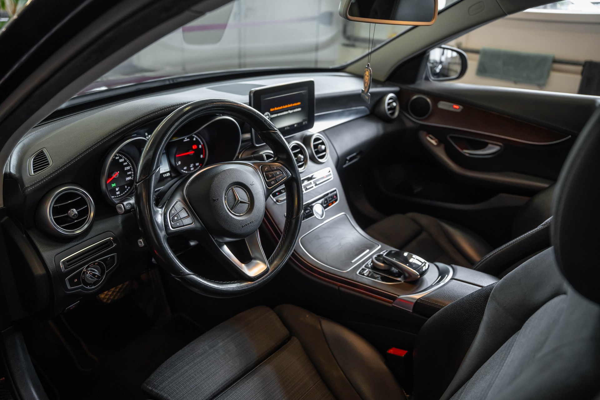 MERCEDES-BENZ C 220 BlueTEC Swiss Star Avantgarde 7G-Tronic-image-11