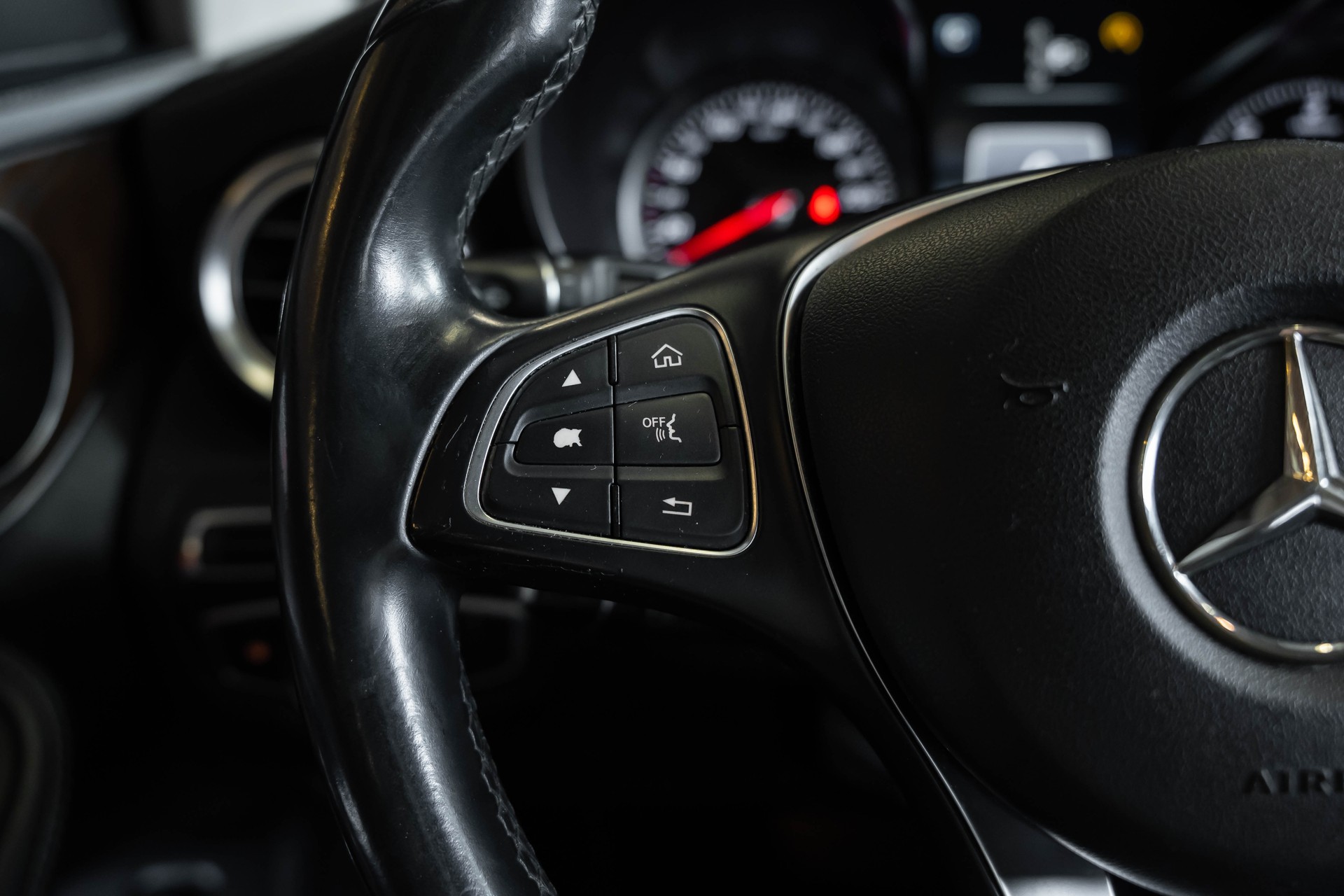 MERCEDES-BENZ C 220 BlueTEC Swiss Star Avantgarde 7G-Tronic-image-27