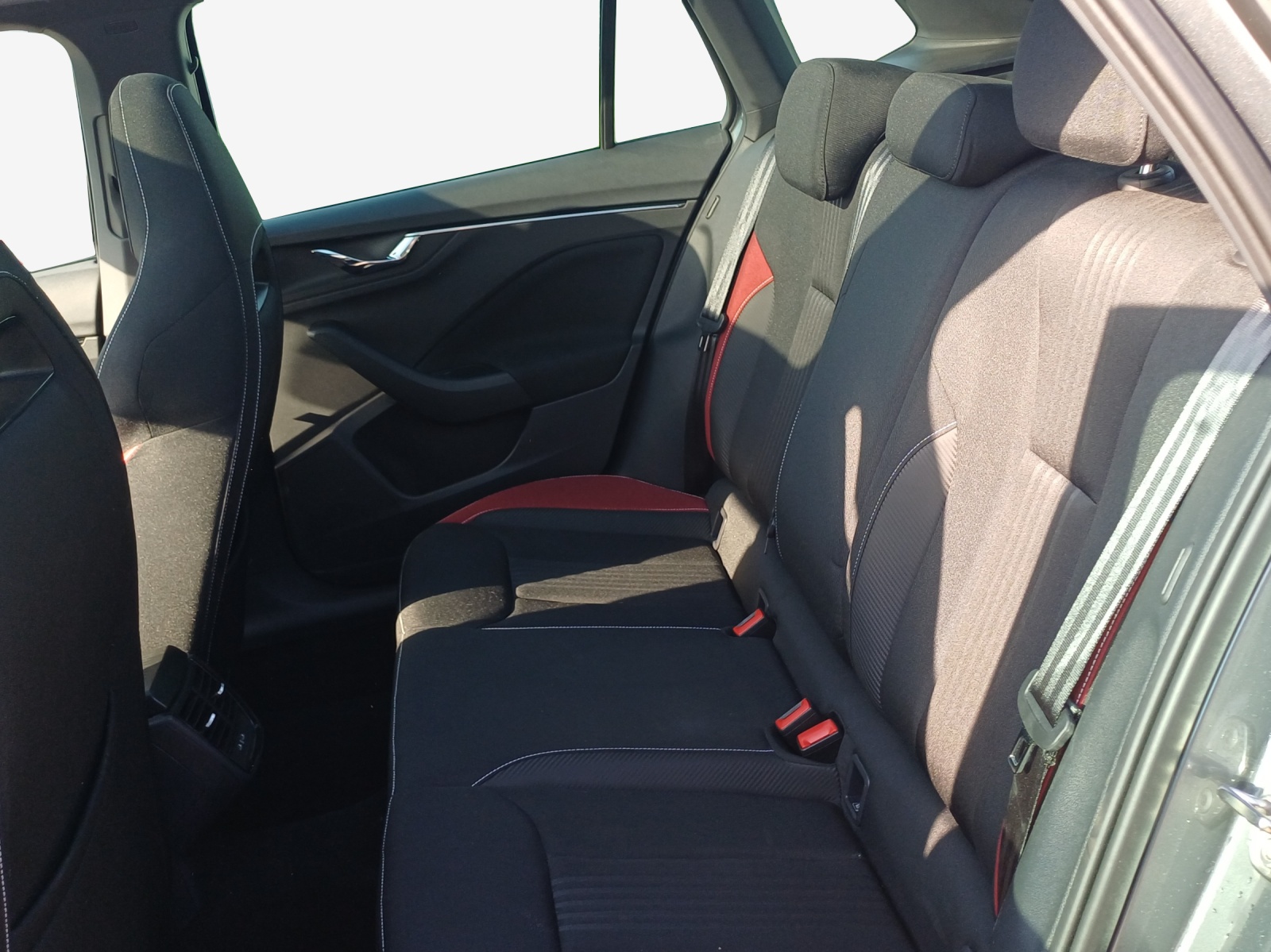 SKODA Kamiq 1.5 TSI ACT Monte Carlo DSG-image-11