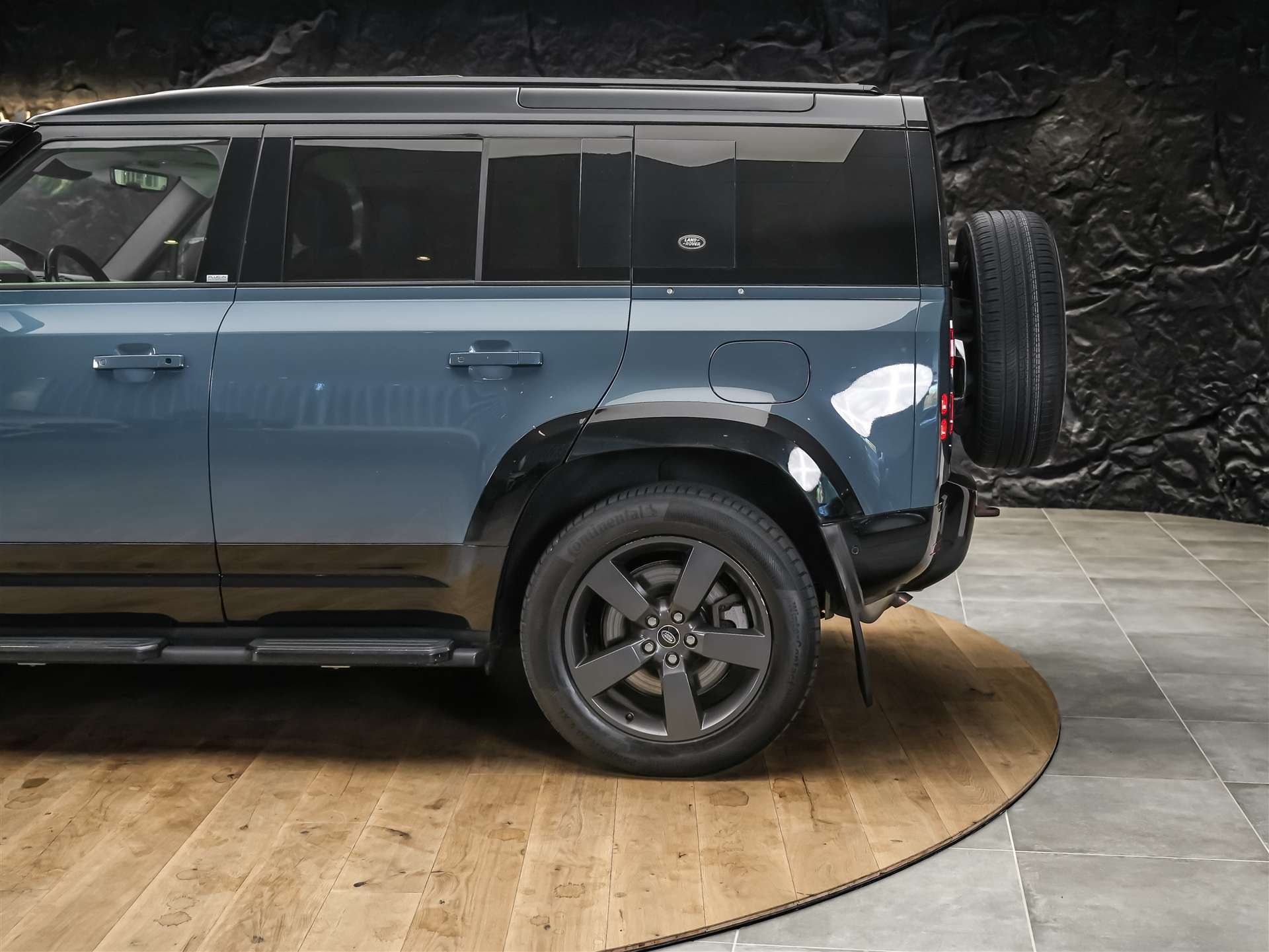 LAND ROVER Defender 110 P400e Si4 PHEV X-Dynamic SE AT8 *CH Auto*Head Up*Panorama*Meridian*360° Kamera*-image-19