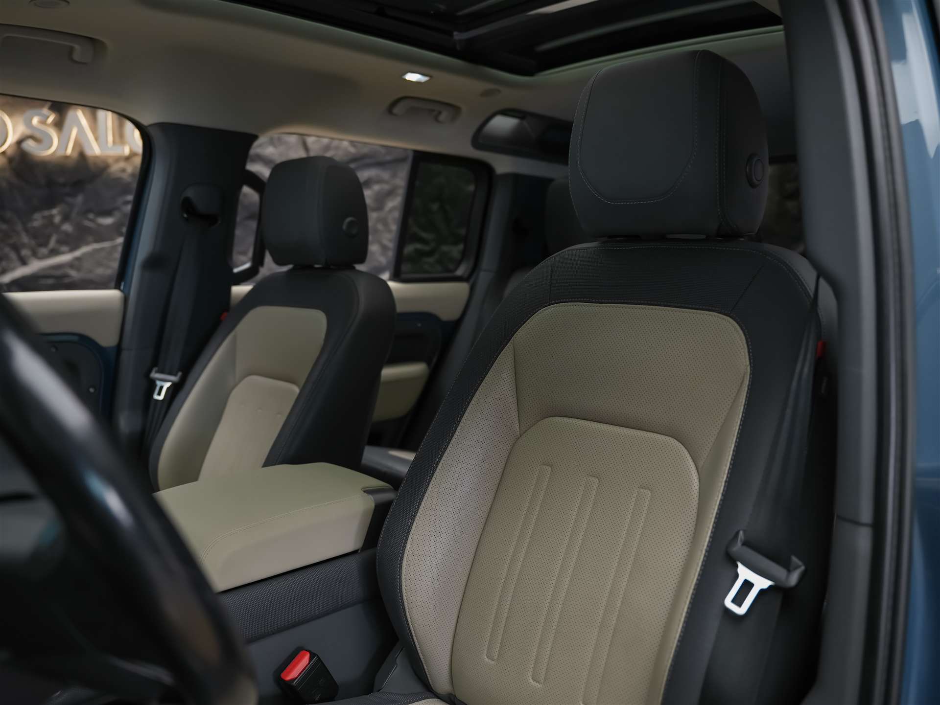 LAND ROVER Defender 110 P400e Si4 PHEV X-Dynamic SE AT8 *CH Auto*Head Up*Panorama*Meridian*360° Kamera*-image-9