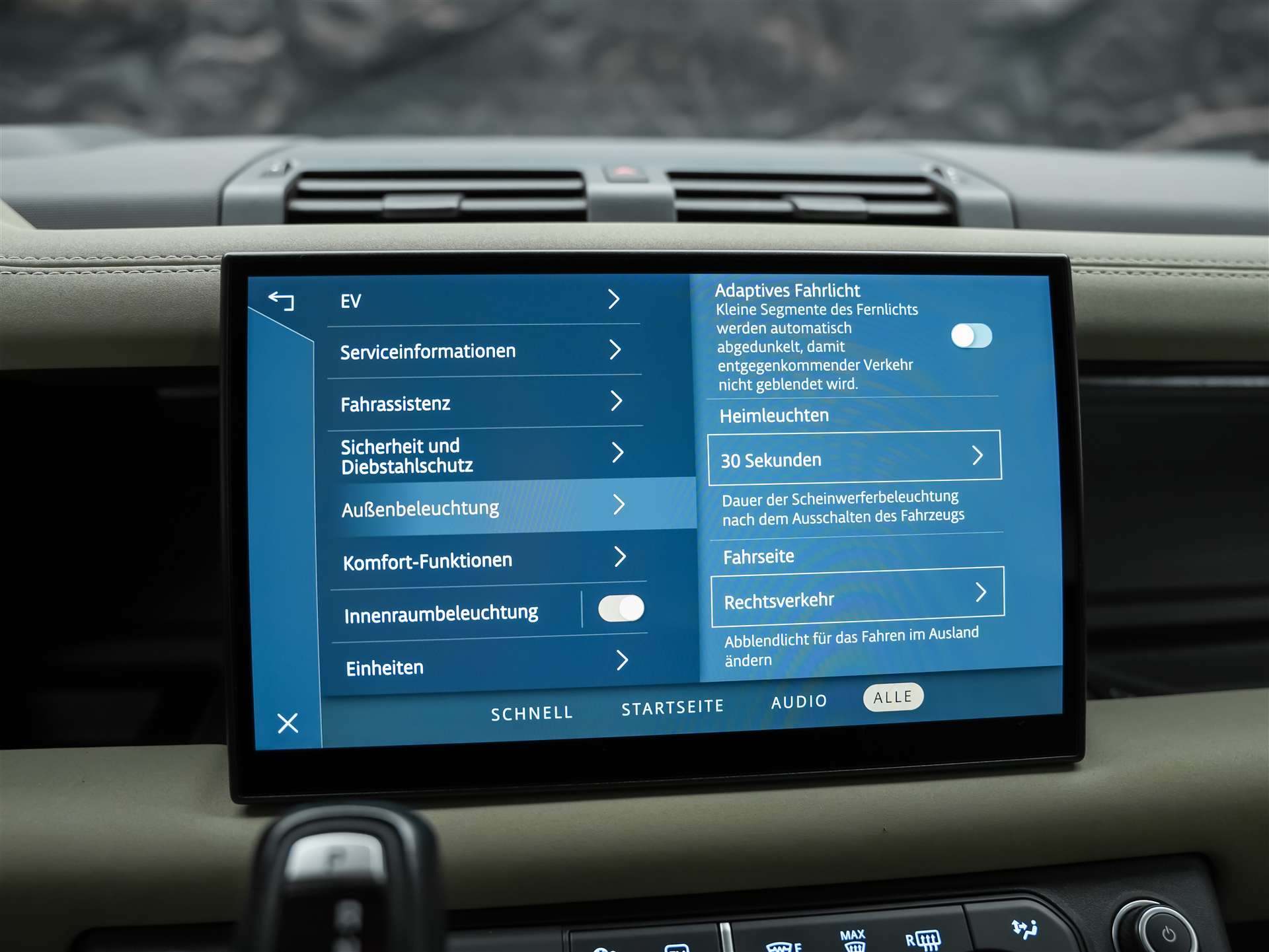 LAND ROVER Defender 110 P400e Si4 PHEV X-Dynamic SE AT8 *CH Auto*Head Up*Panorama*Meridian*360° Kamera*-image-43