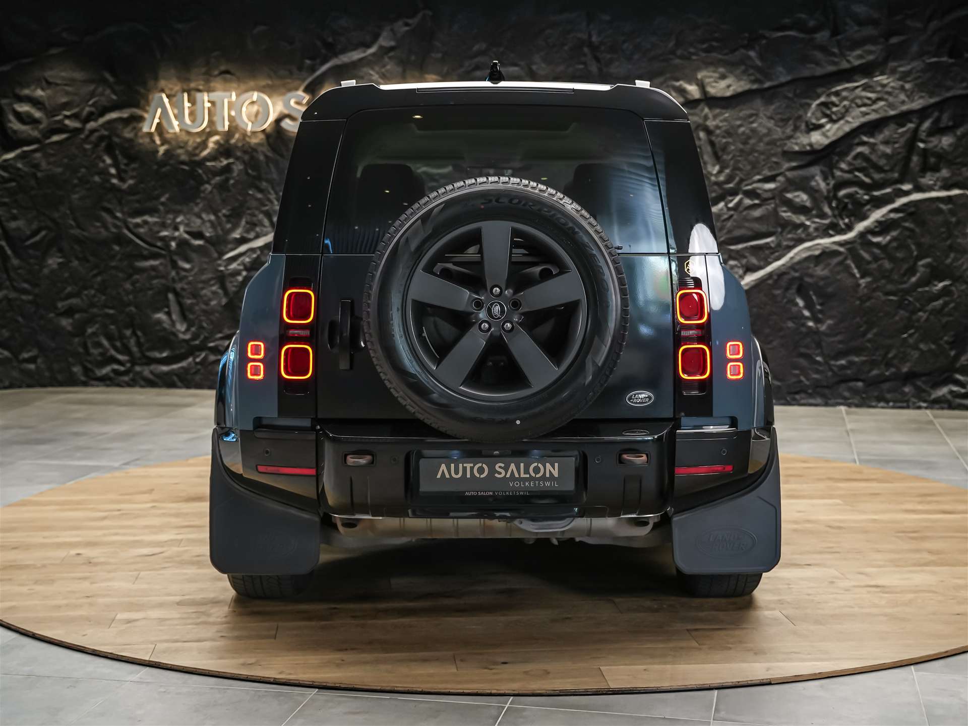 LAND ROVER Defender 110 P400e Si4 PHEV X-Dynamic SE AT8 *CH Auto*Head Up*Panorama*Meridian*360° Kamera*-image-4