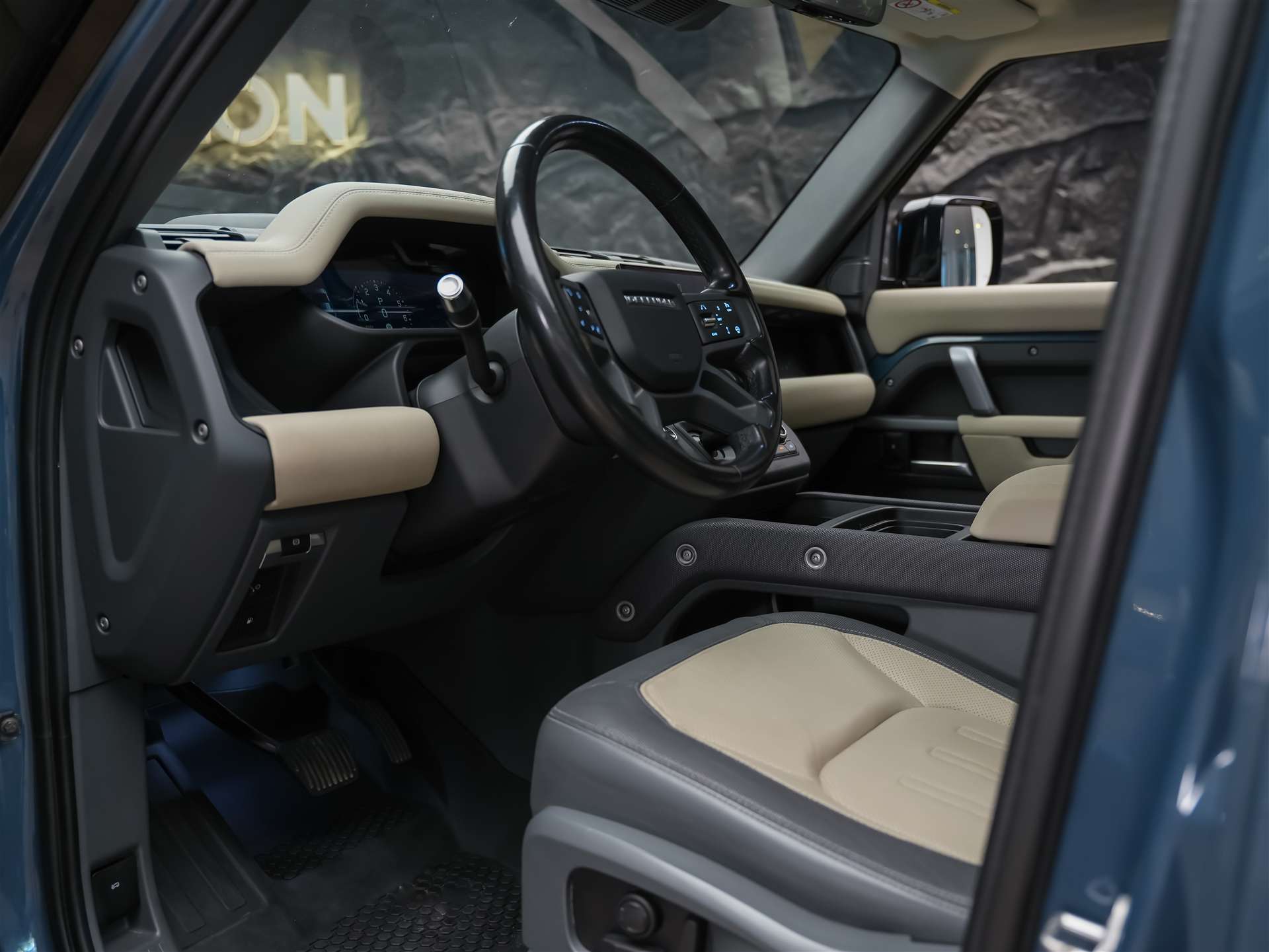 LAND ROVER Defender 110 P400e Si4 PHEV X-Dynamic SE AT8 *CH Auto*Head Up*Panorama*Meridian*360° Kamera*-image-7