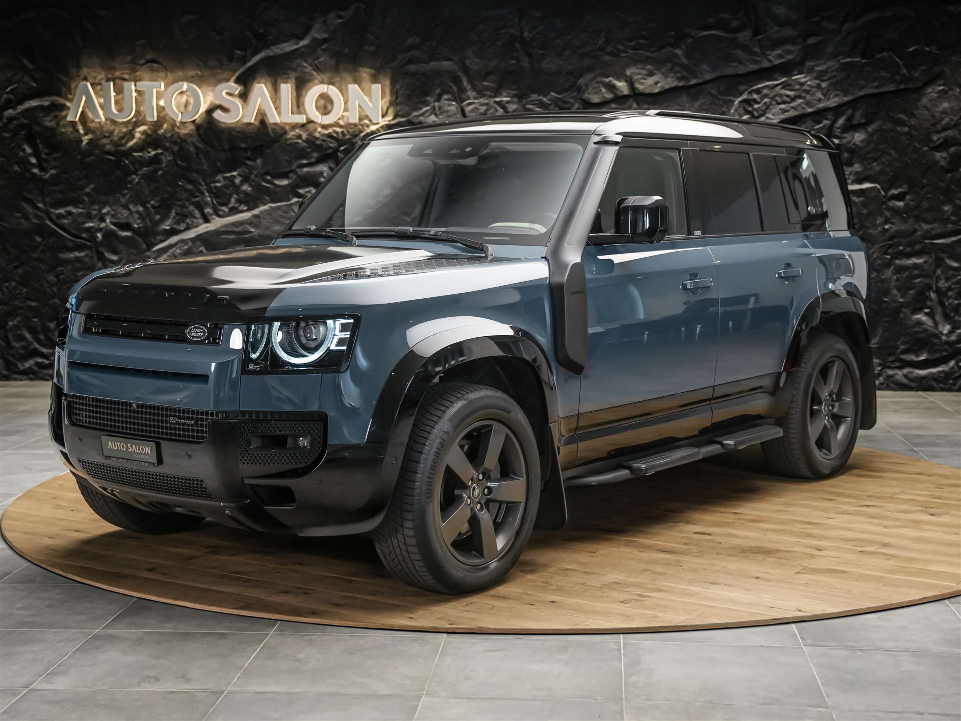 LAND ROVER Defender 110 P400e Si4 PHEV X-Dynamic SE AT8 *CH Auto*Head Up*Panorama*Meridian*360° Kamera*-showroom-element-1