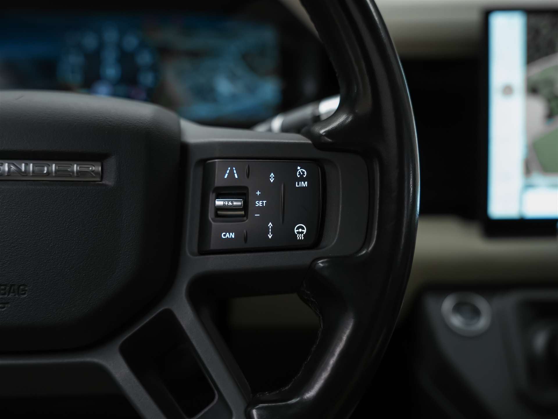 LAND ROVER Defender 110 P400e Si4 PHEV X-Dynamic SE AT8 *CH Auto*Head Up*Panorama*Meridian*360° Kamera*-image-31