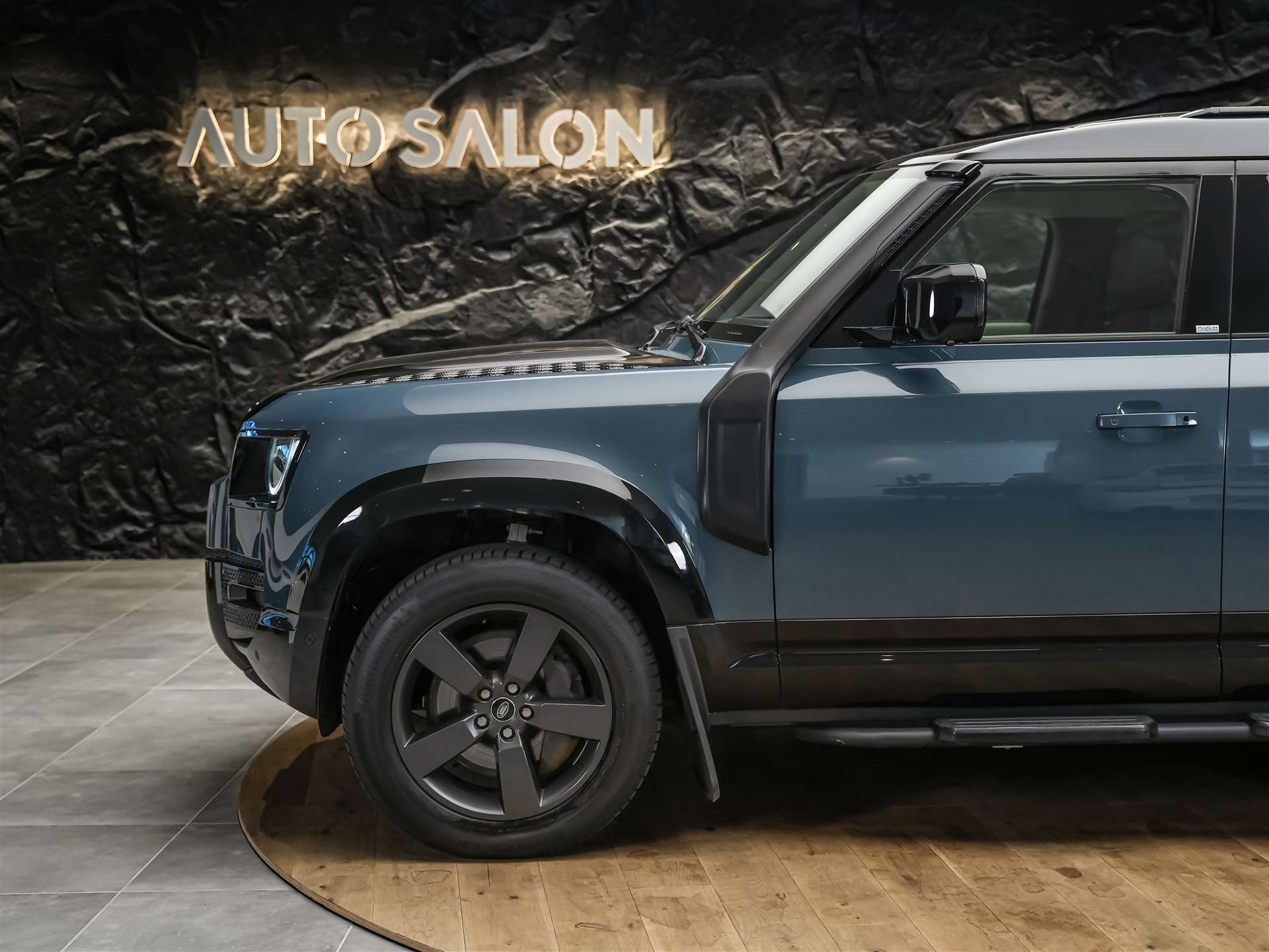 LAND ROVER Defender 110 P400e Si4 PHEV X-Dynamic SE AT8 *CH Auto*Head Up*Panorama*Meridian*360° Kamera*-image-16