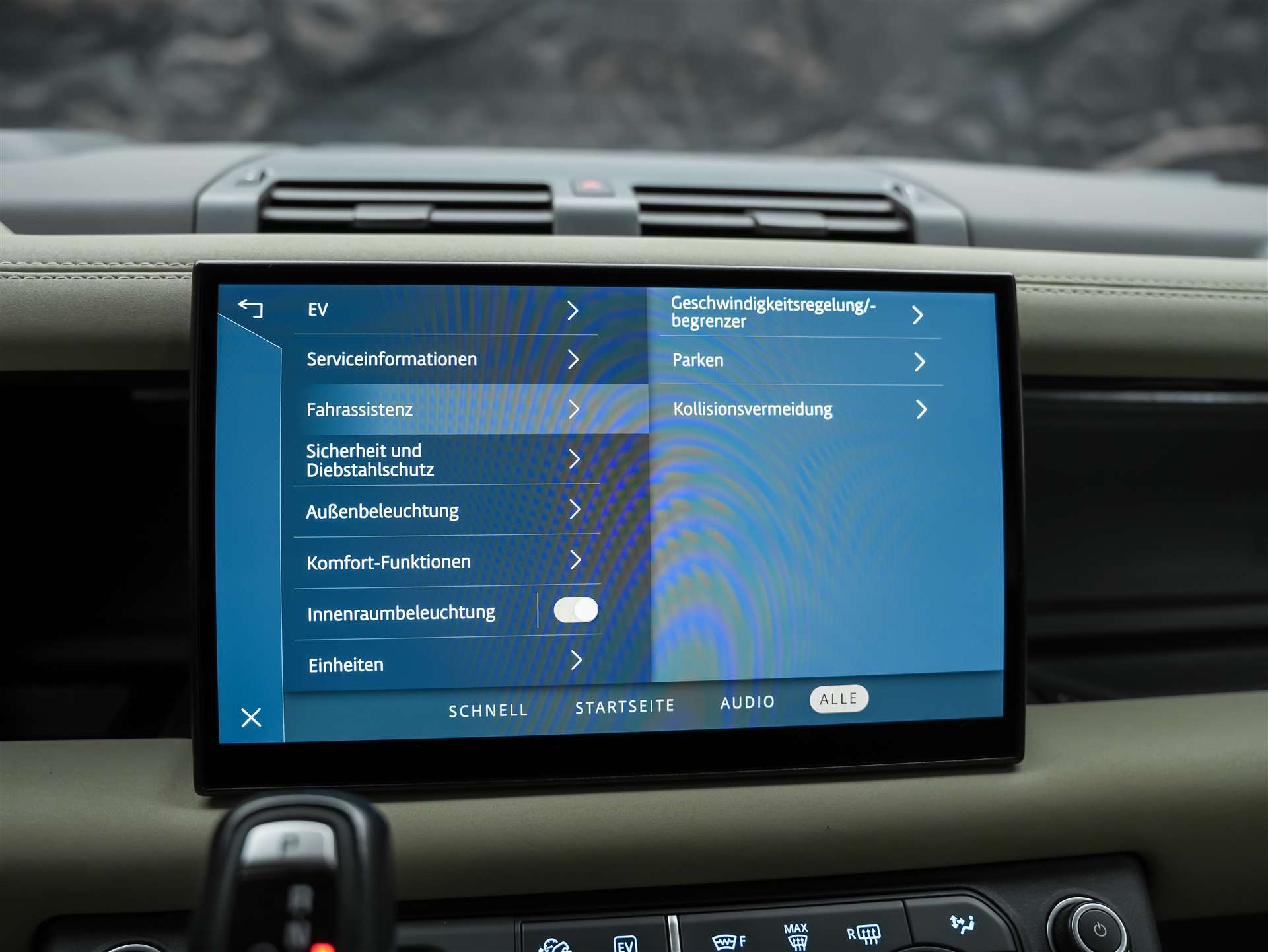LAND ROVER Defender 110 P400e Si4 PHEV X-Dynamic SE AT8 *CH Auto*Head Up*Panorama*Meridian*360° Kamera*-image-41