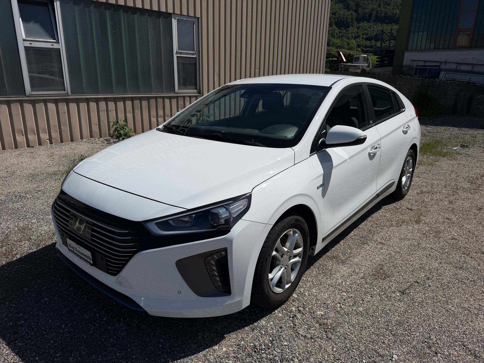 HYUNDAI Ioniq 1.6 GDi HEV Launch Plus DCT | CH-Auto | Frisch MFK | 1-Hand-showroom-element-1