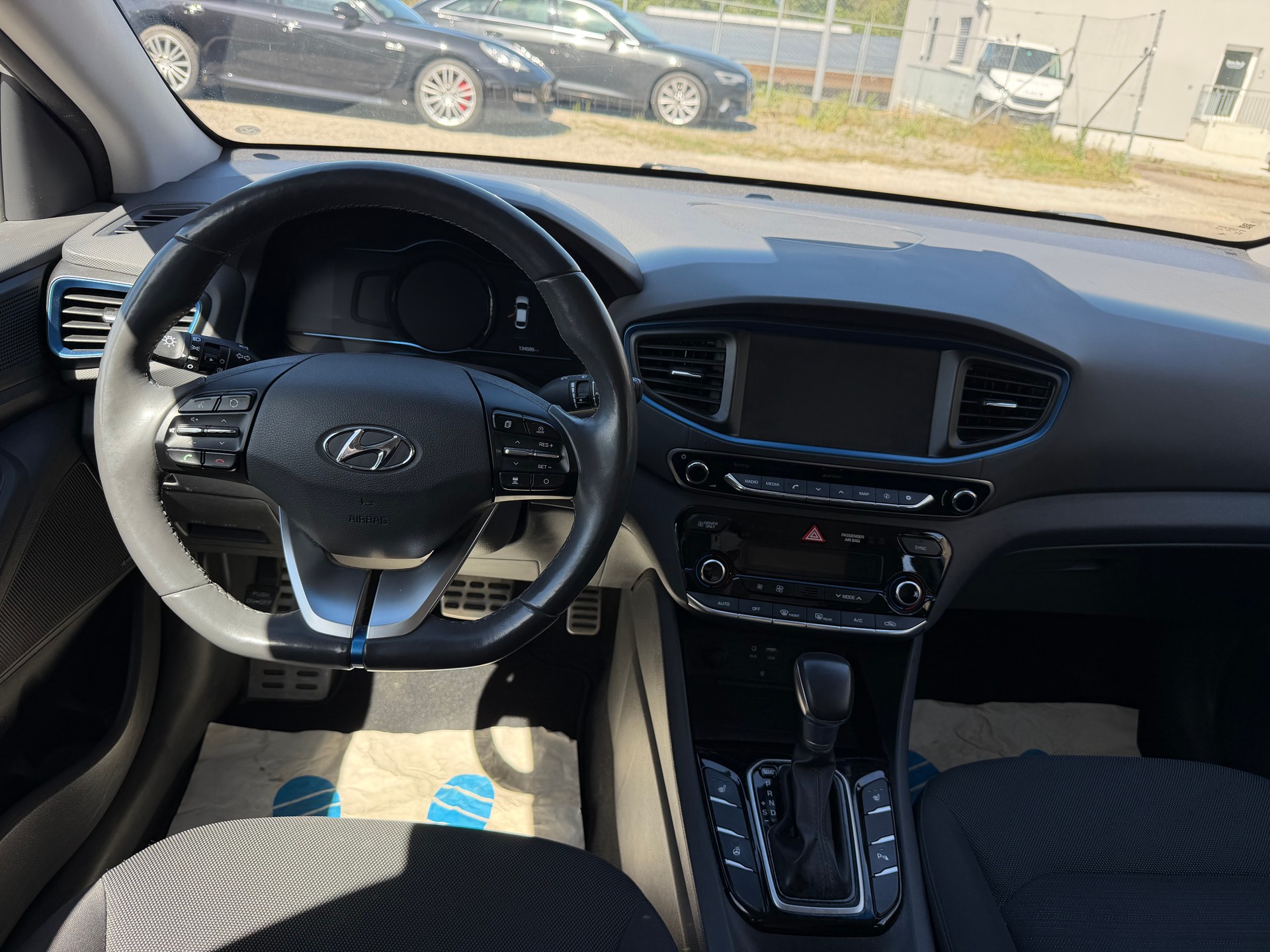 HYUNDAI Ioniq 1.6 GDi HEV Launch Plus DCT | CH-Auto | Frisch MFK | 1-Hand-image-11