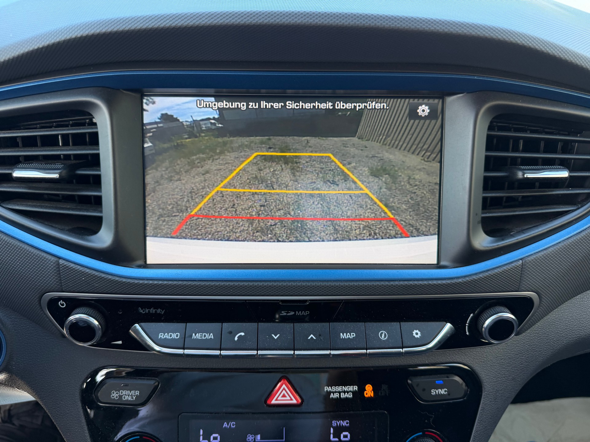 HYUNDAI Ioniq 1.6 GDi HEV Launch Plus DCT | CH-Auto | Frisch MFK | 1-Hand-image-18