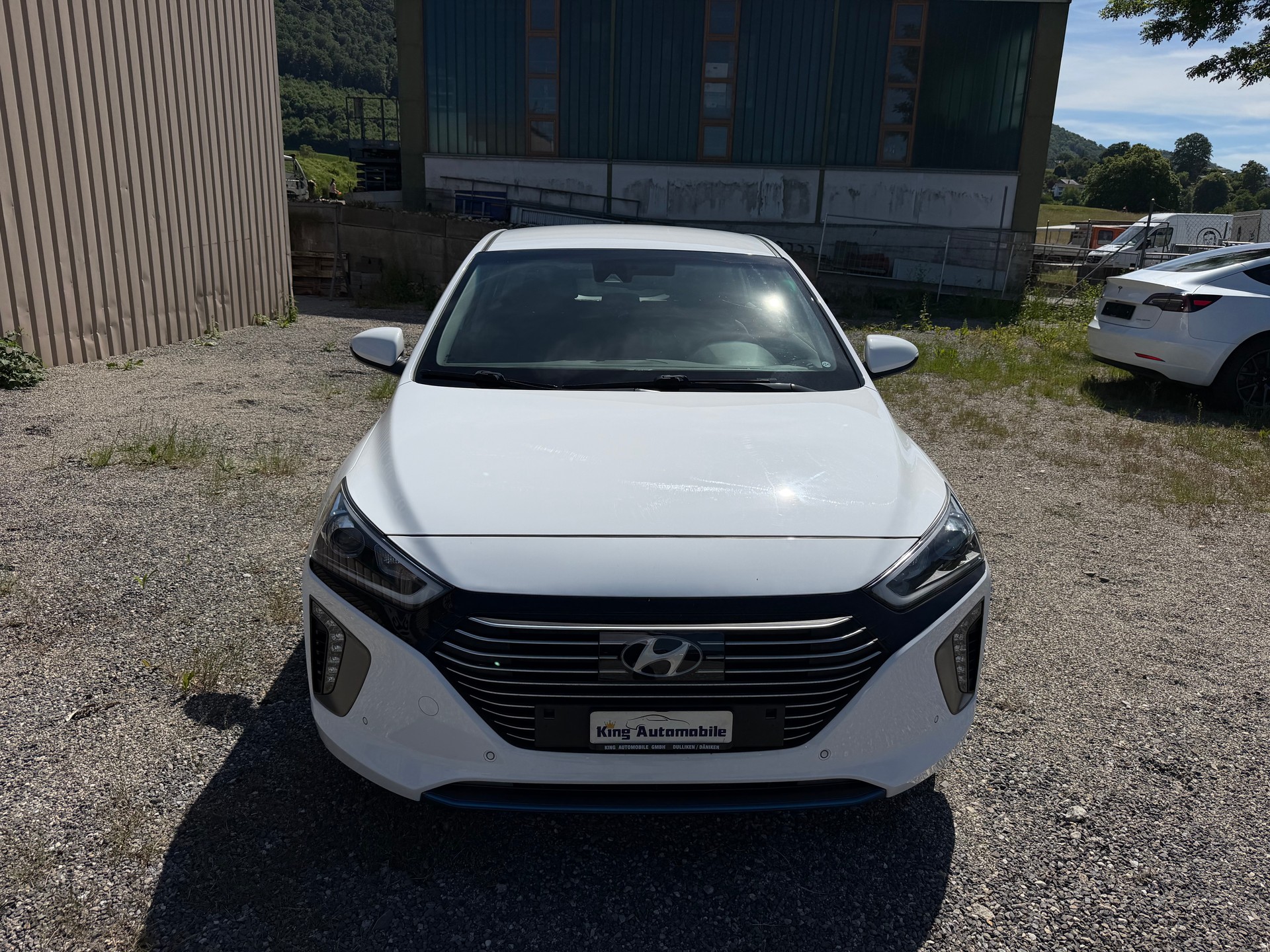 HYUNDAI Ioniq 1.6 GDi HEV Launch Plus DCT | CH-Auto | Frisch MFK | 1-Hand-showroom-element-2