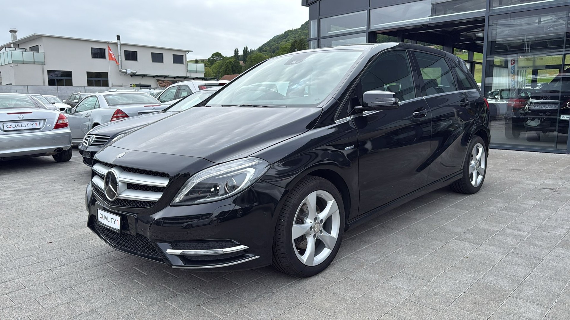 MERCEDES-BENZ B 200-image-4