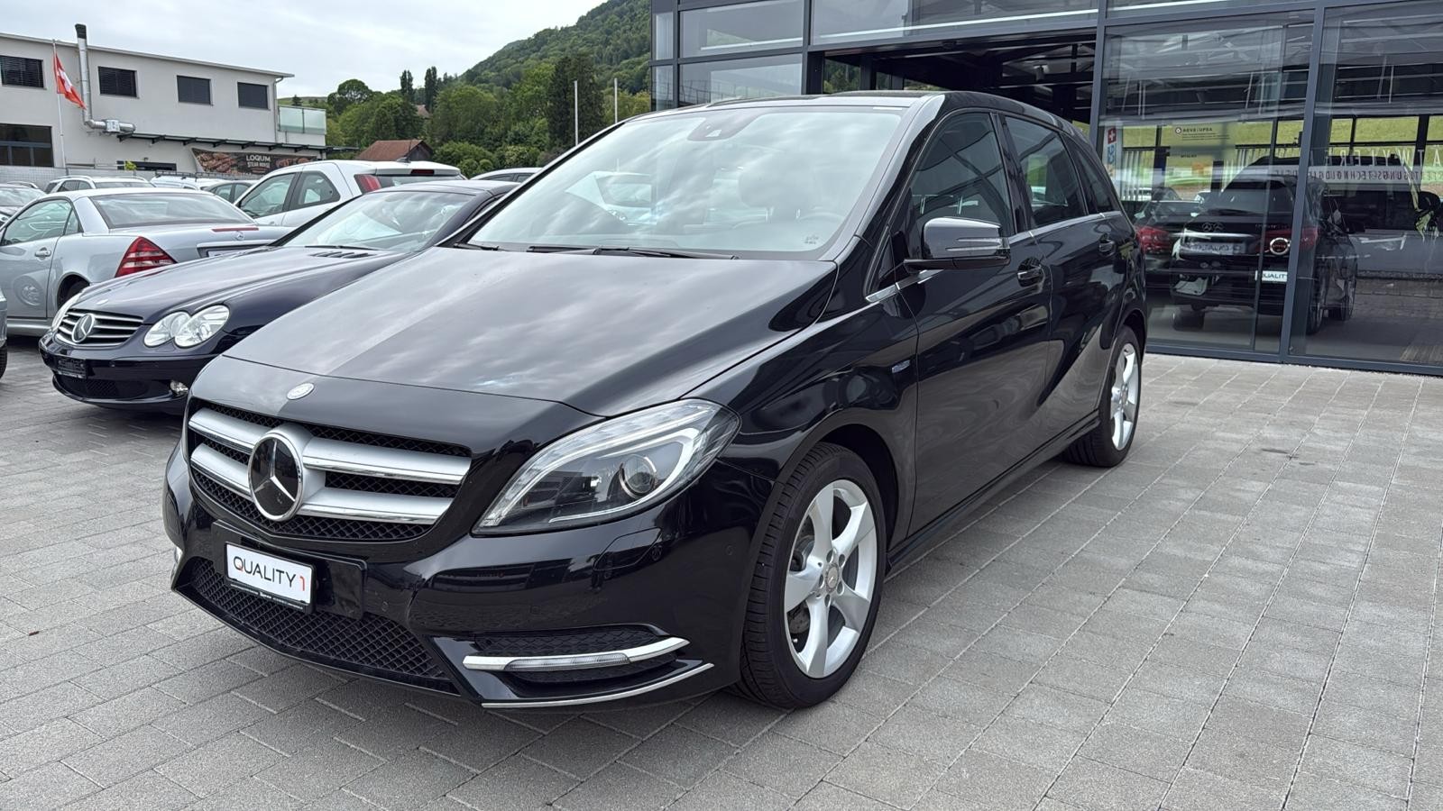 MERCEDES-BENZ B 200