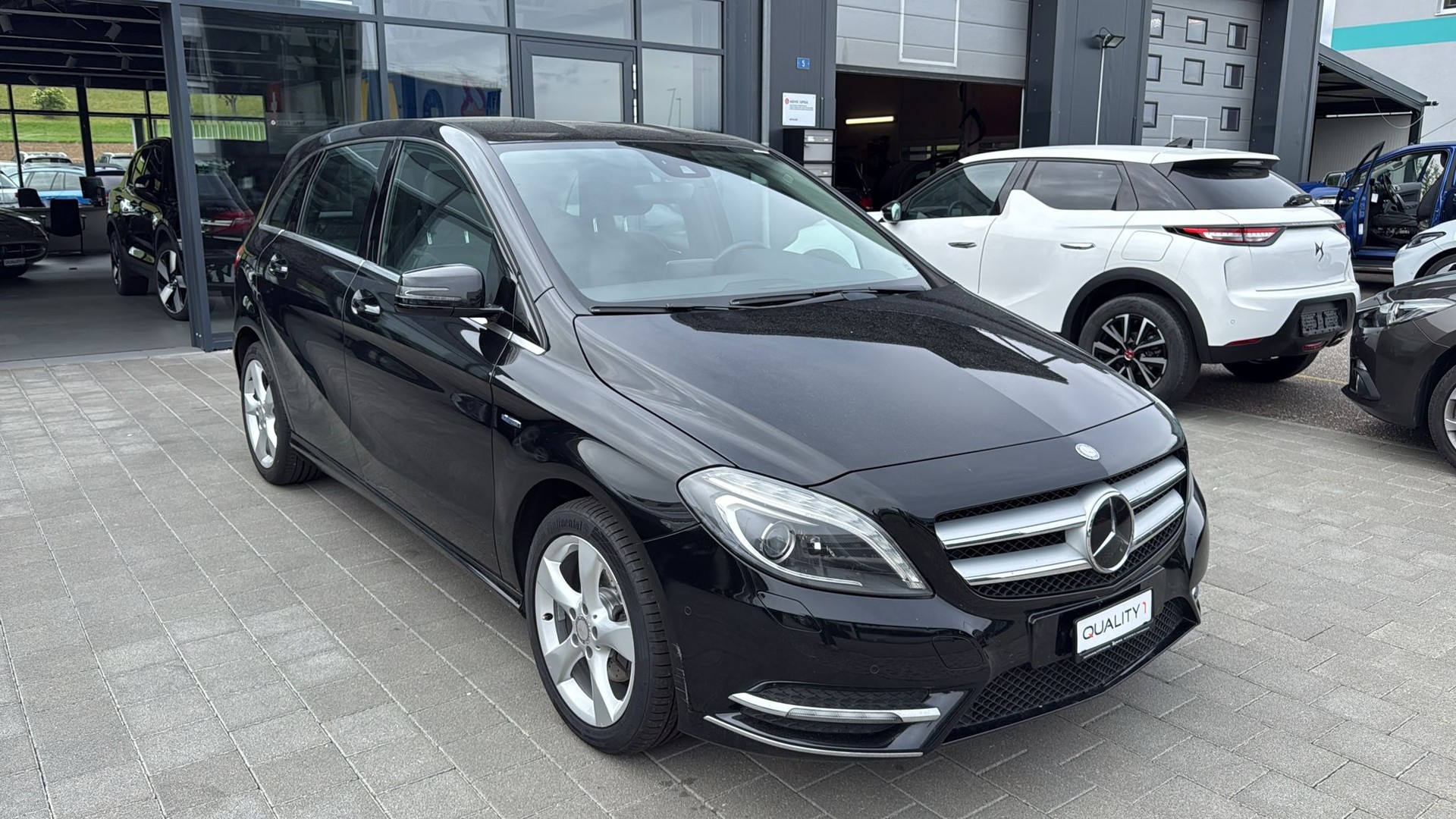 MERCEDES-BENZ B 200-image-11