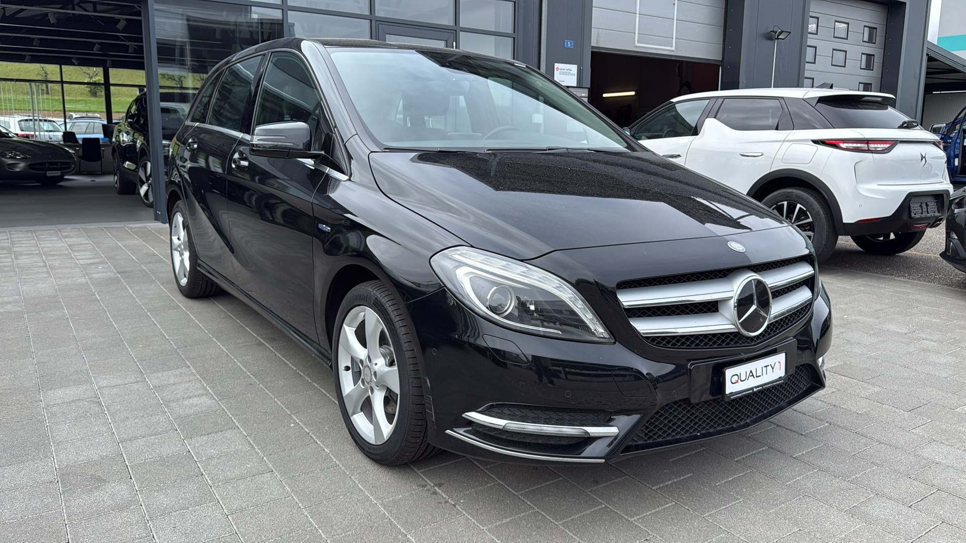 MERCEDES-BENZ B 200-image-7