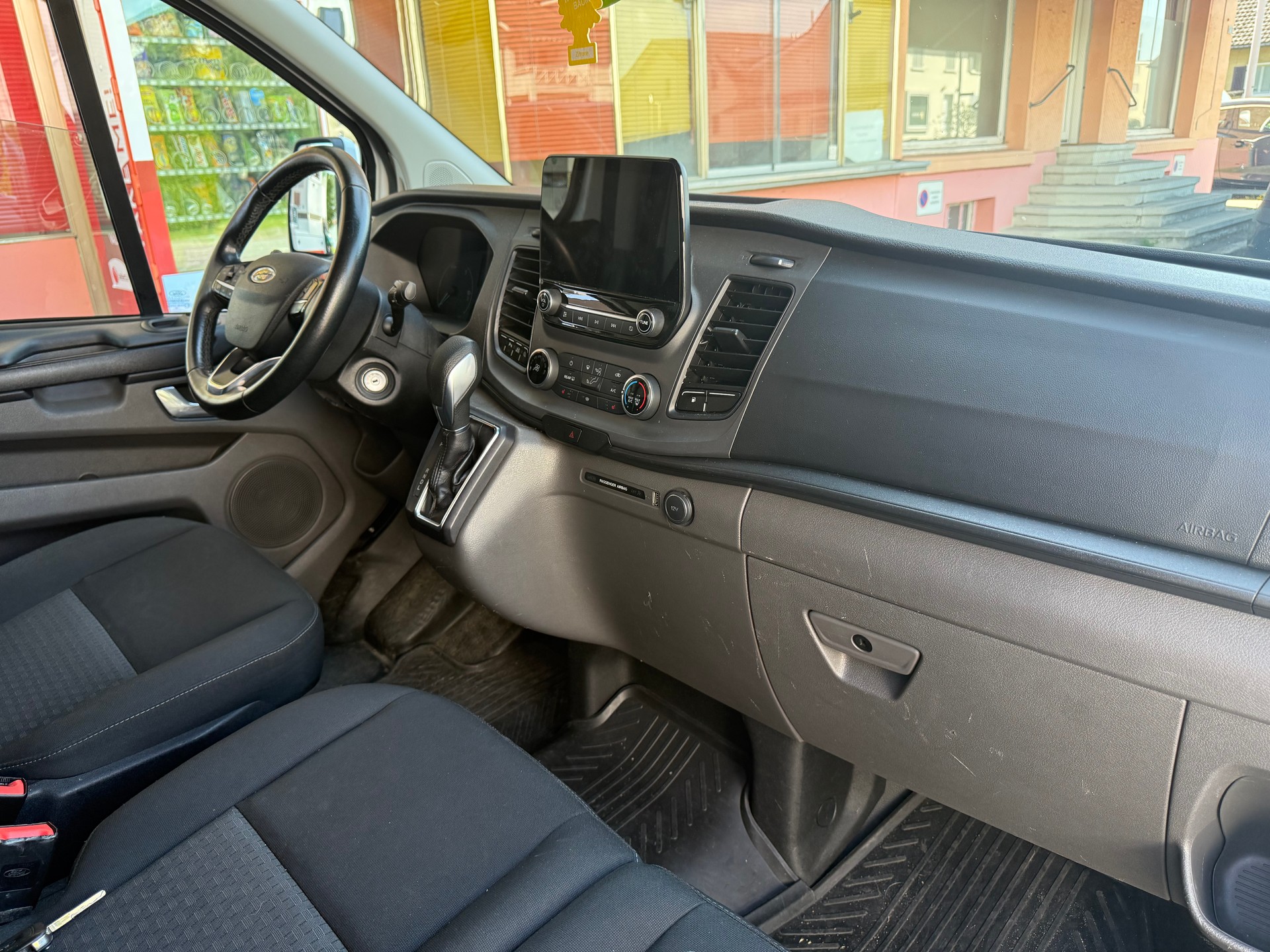 FORD Transit Custom Van 1.0 Eco Boost 340 L1H1 Trend PHEV-image-9