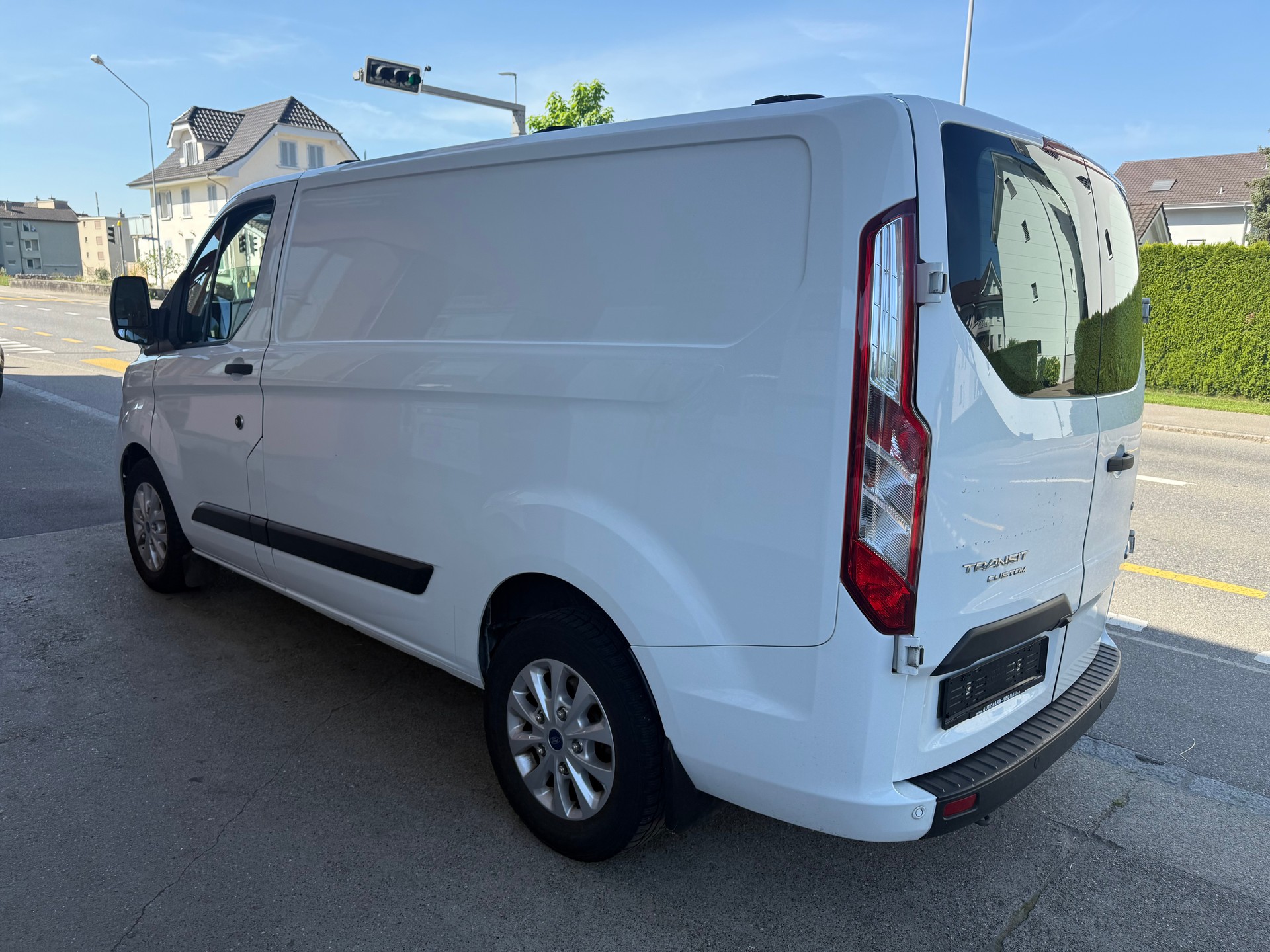 FORD Transit Custom Van 1.0 Eco Boost 340 L1H1 Trend PHEV-image-5