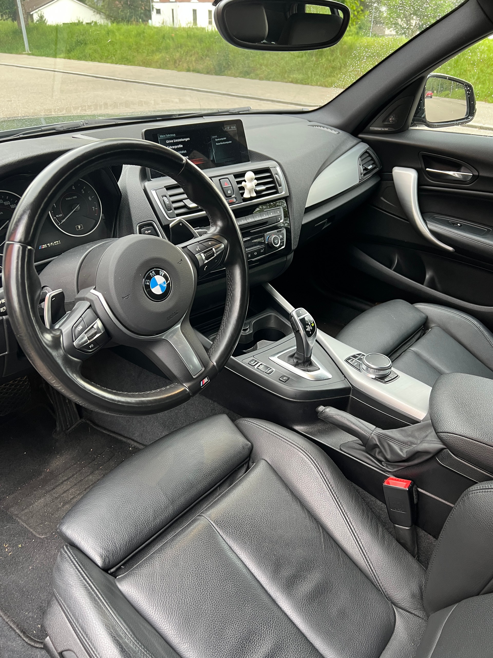 BMW M140i xDrive-image-3