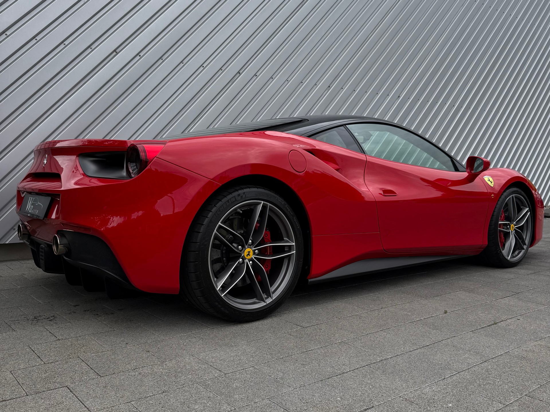 FERRARI 488 GTB 3.9 V8-showroom-element-2