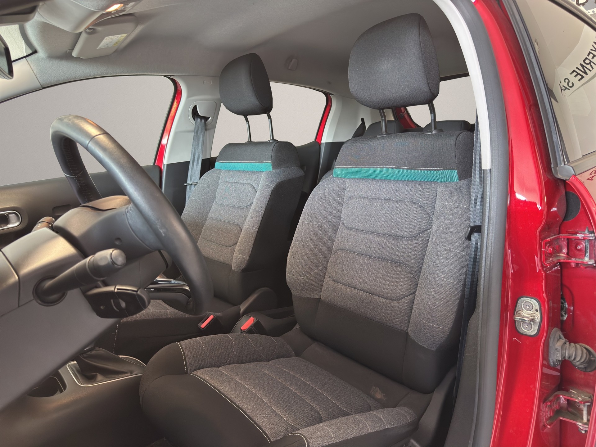 CITROEN C3 1.2i PureTech Shine EAT6-image-7