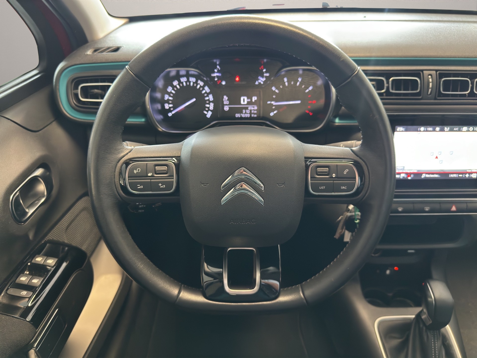 CITROEN C3 1.2i PureTech Shine EAT6-image-12