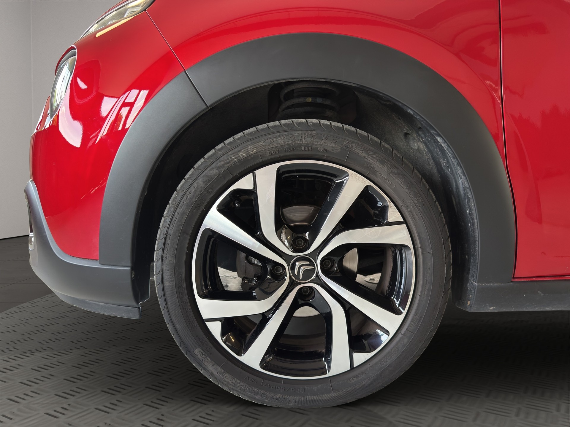CITROEN C3 1.2i PureTech Shine EAT6-image-6