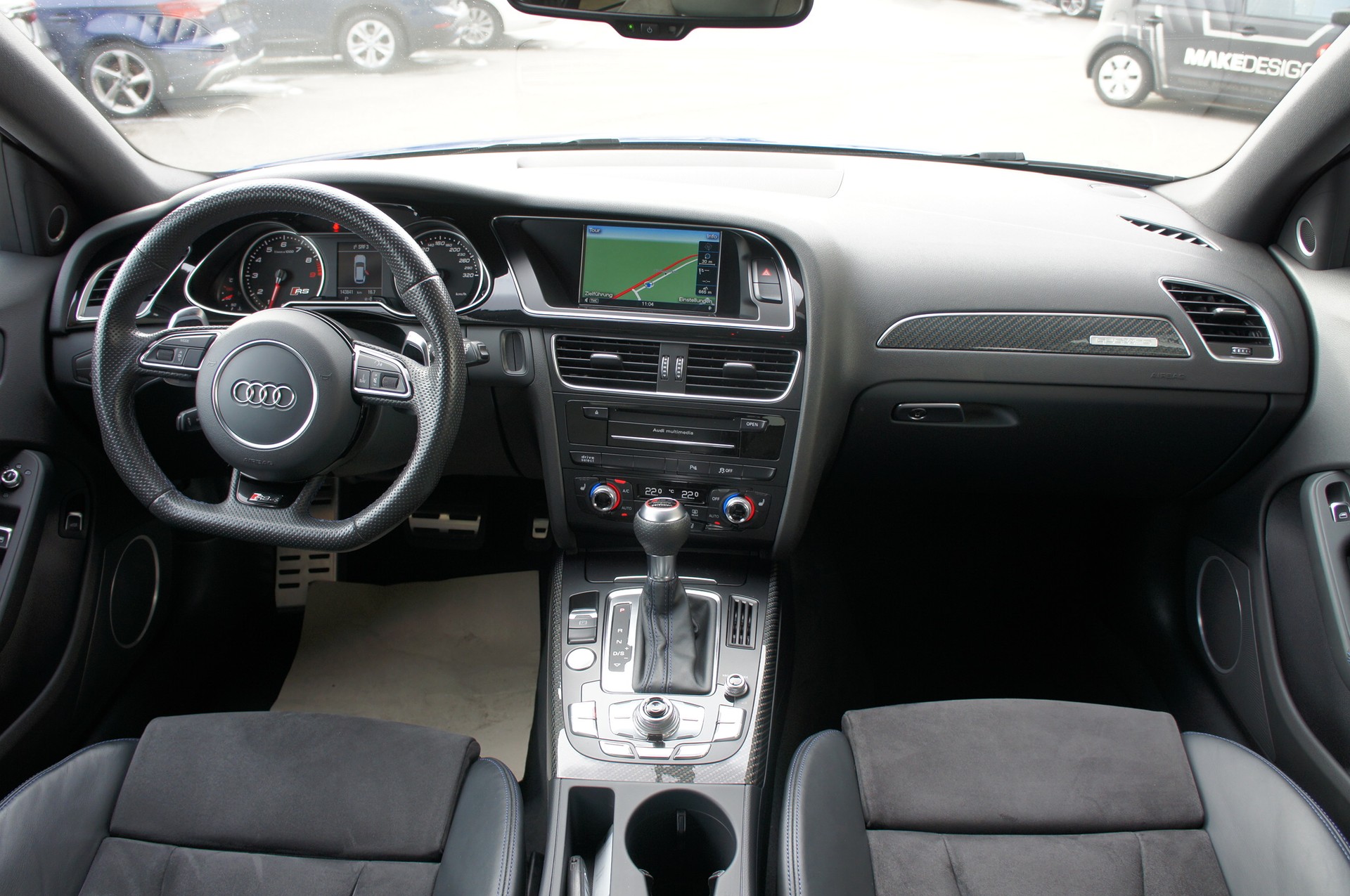 AUDI RS4 Avant Nogaro Selection 4.2 FSI V8 quattro S-tronic-image-11