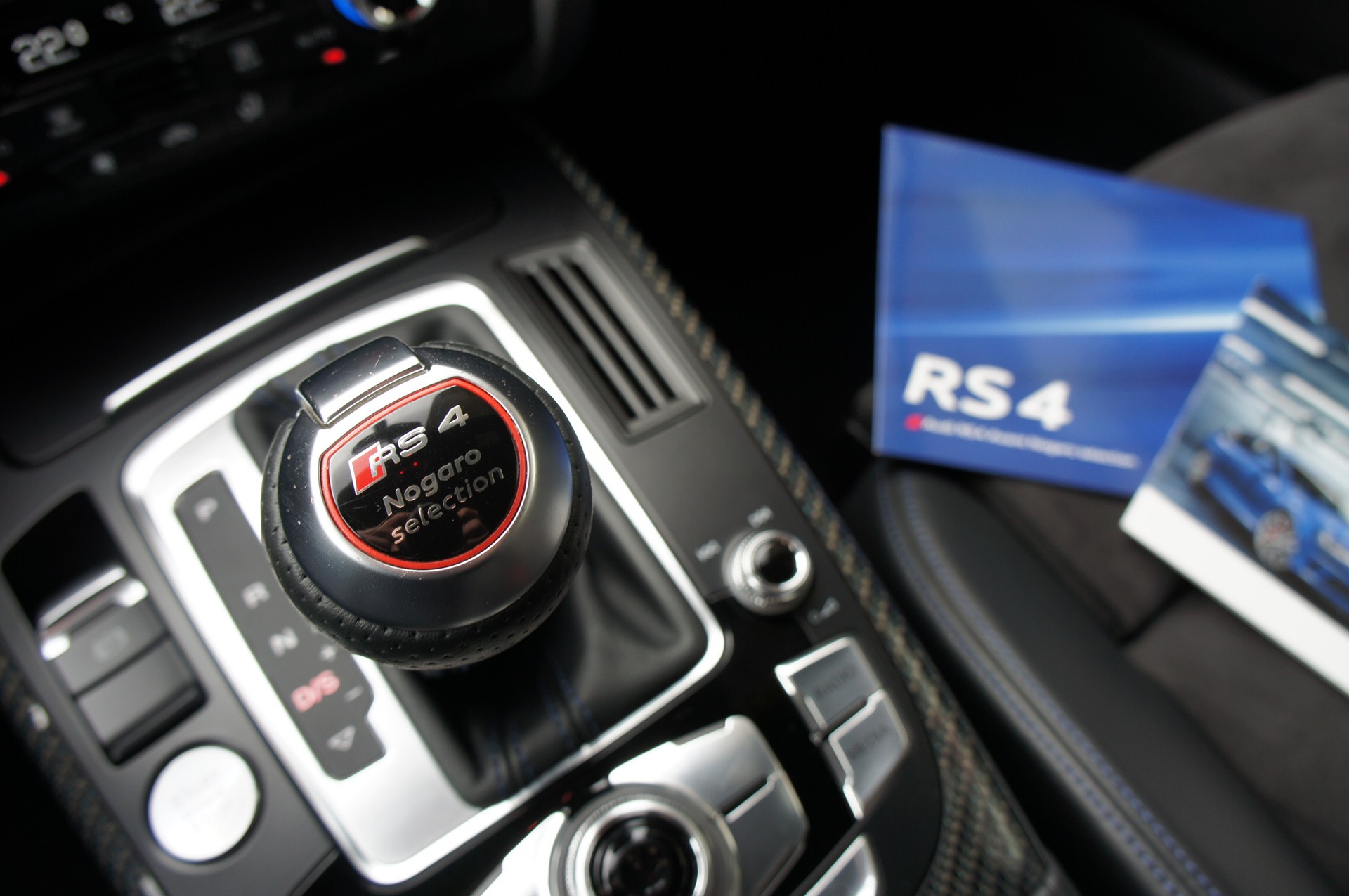 AUDI RS4 Avant Nogaro Selection 4.2 FSI V8 quattro S-tronic-image-18