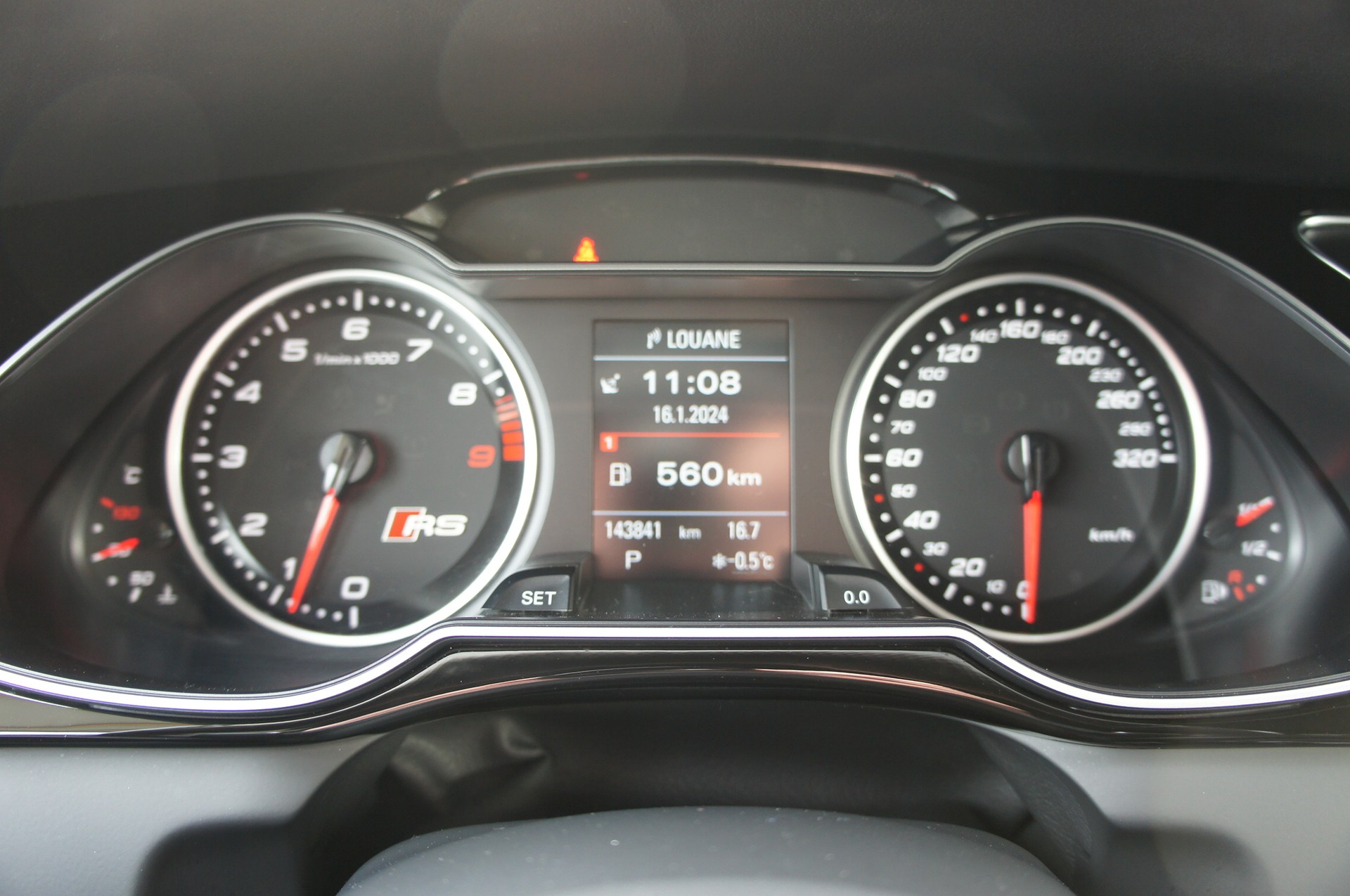 AUDI RS4 Avant Nogaro Selection 4.2 FSI V8 quattro S-tronic-image-26