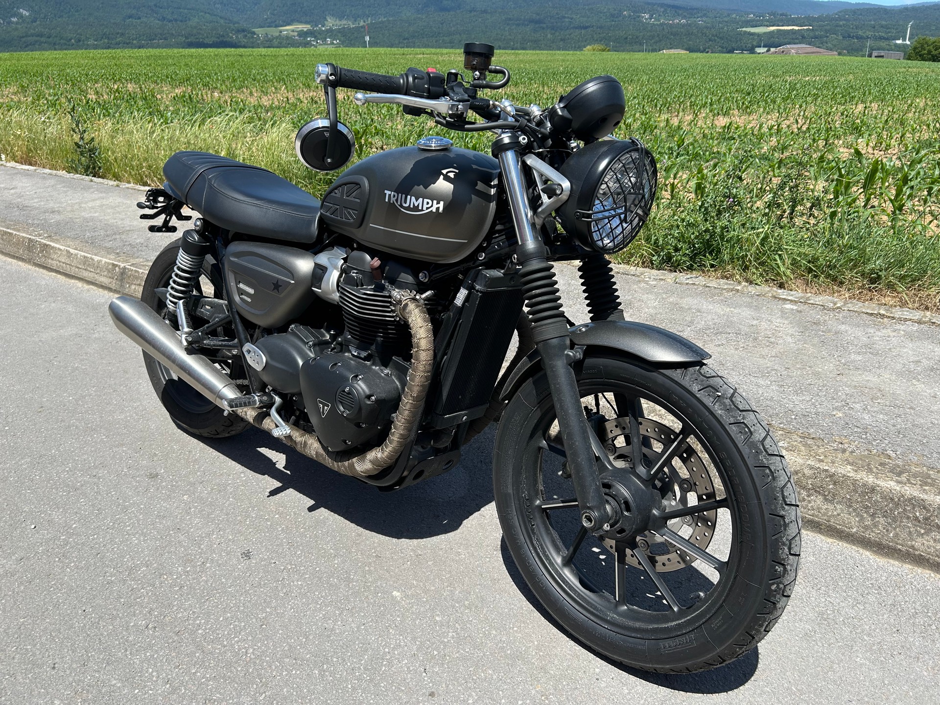 TRIUMPH Street Twin 900 Gold Line