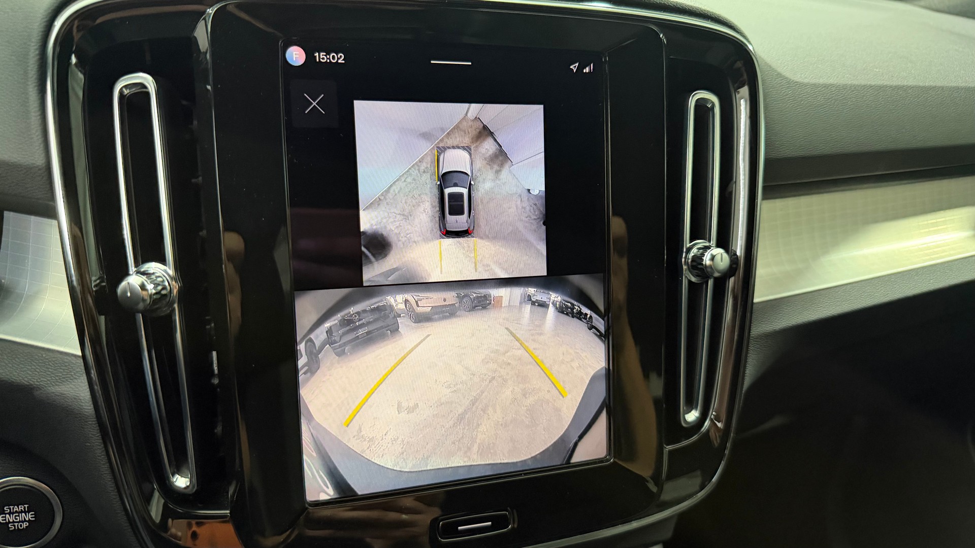 VOLVO XC40 2.0 B4 MH Plus Dark-image-10