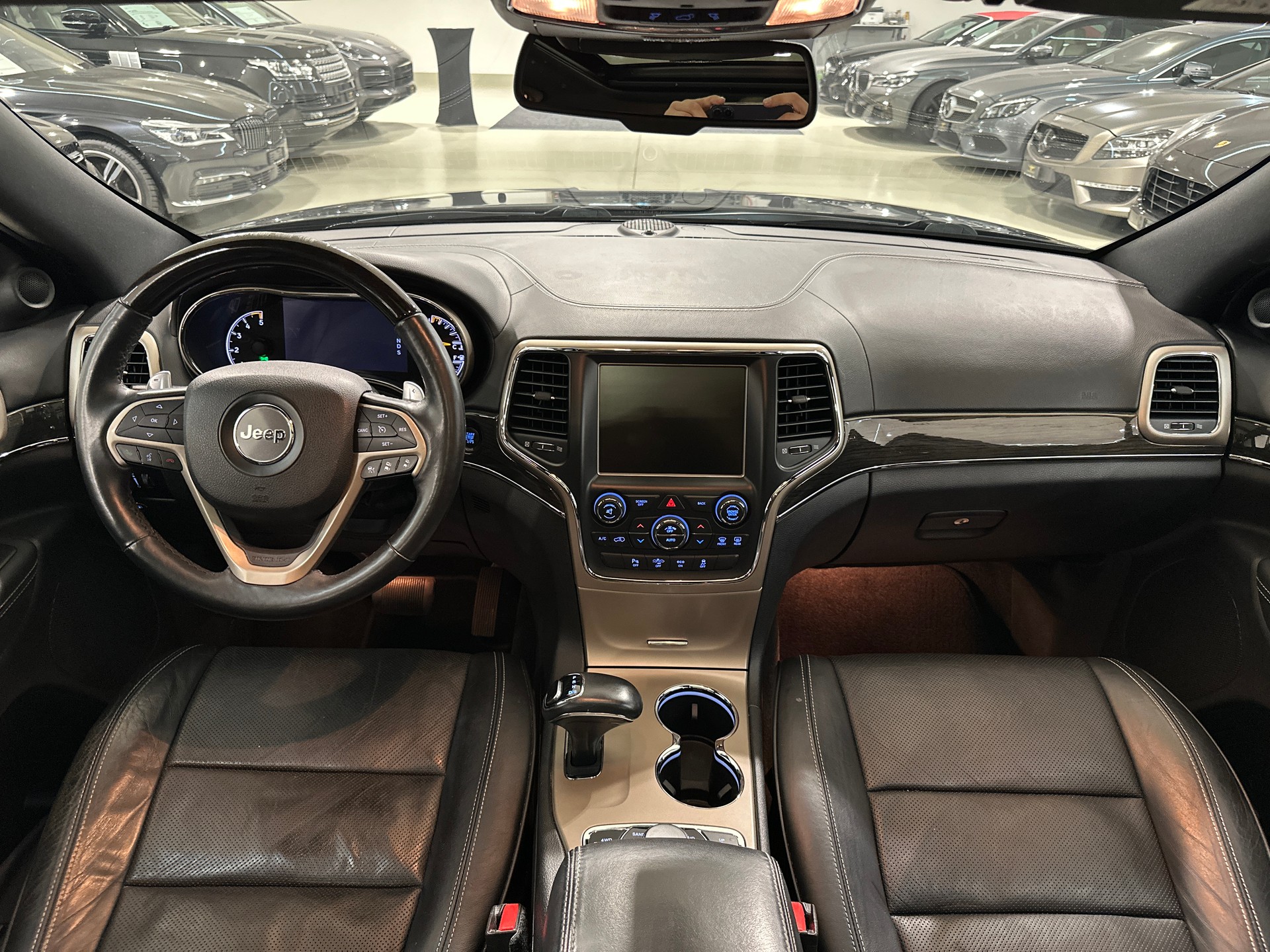 JEEP Grand Cherokee 3.0 CRD Overland Automatic-image-15