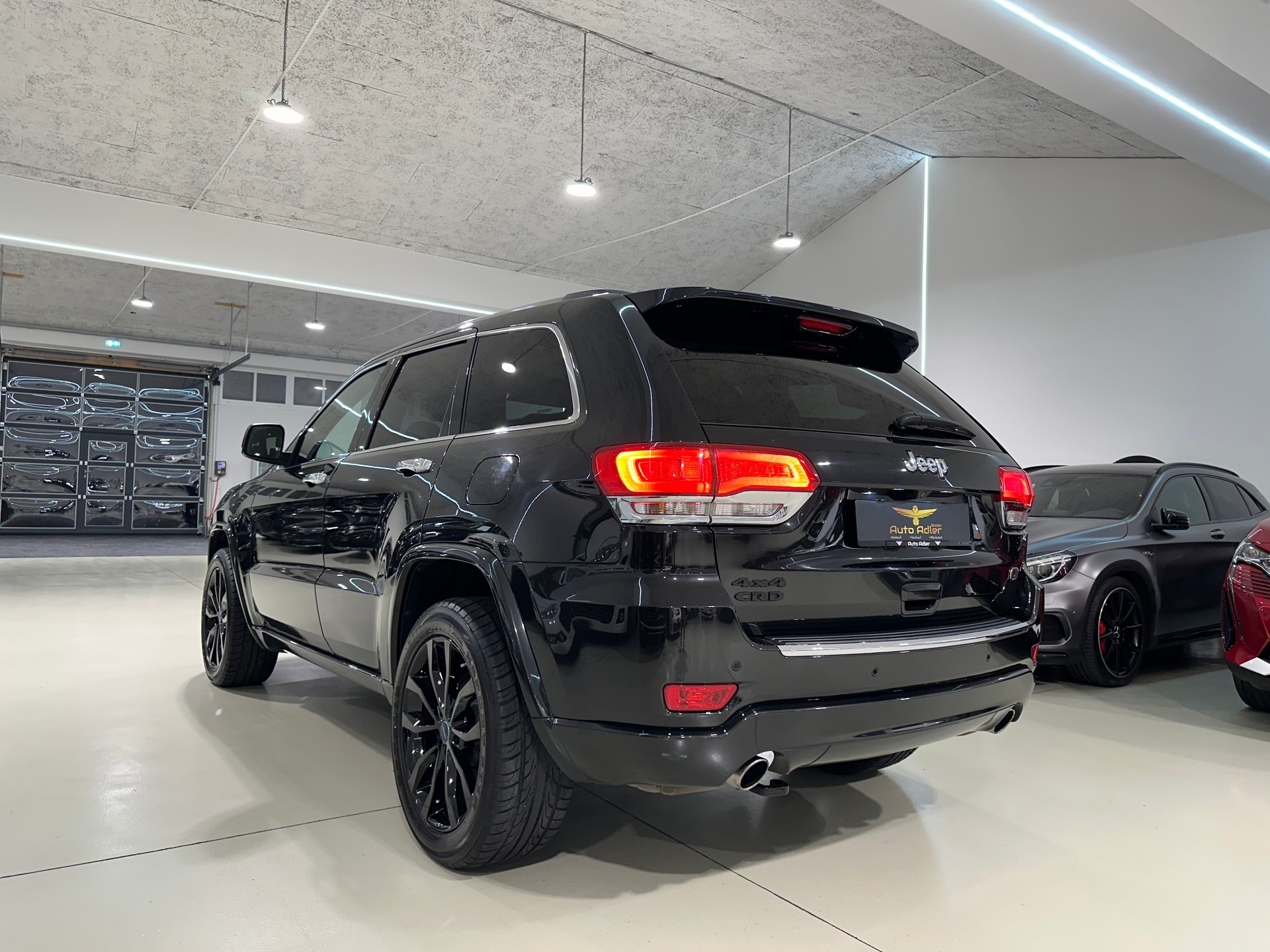 JEEP Grand Cherokee 3.0 CRD Overland Automatic-image-5